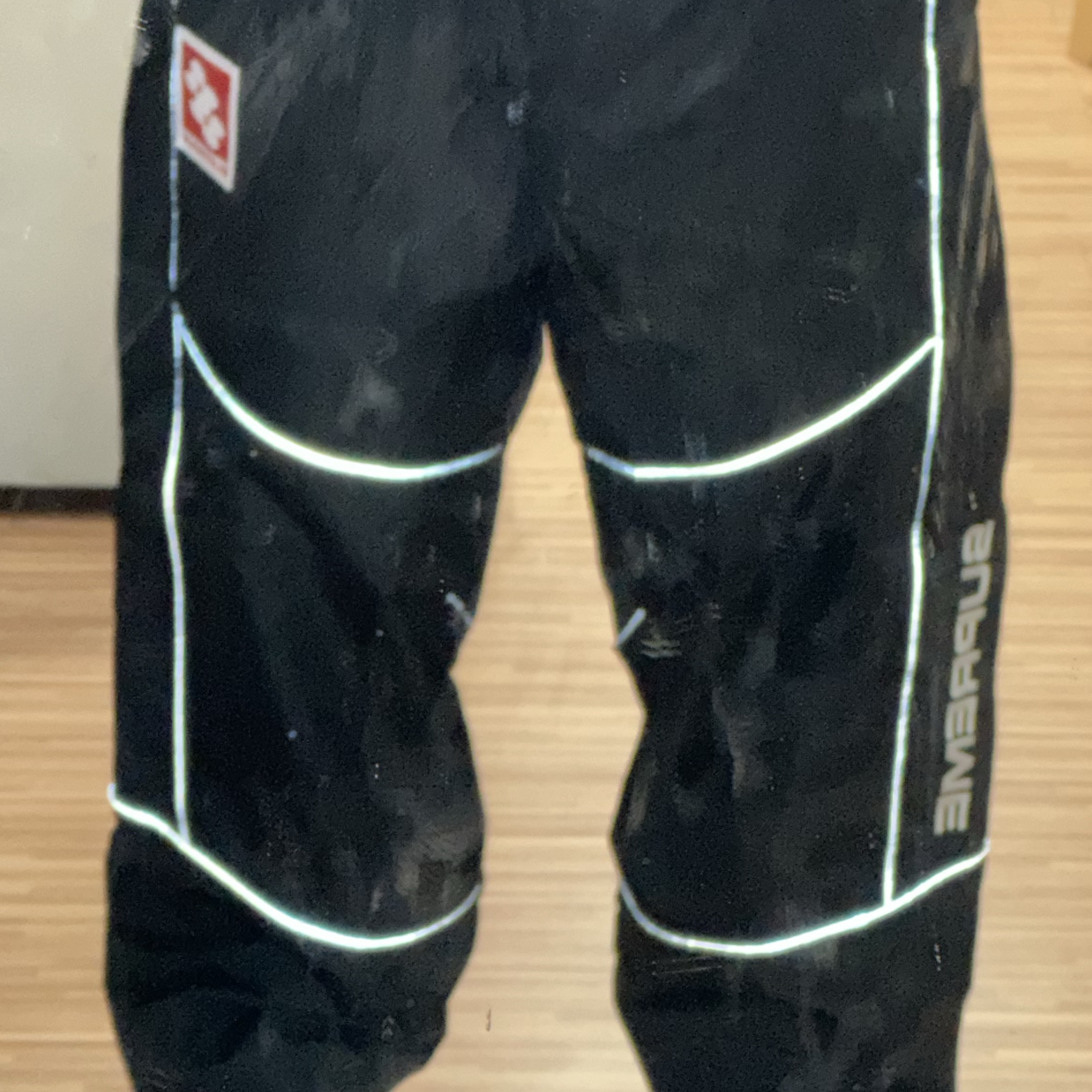 Supreme Reflective Piping Track Pant Black - 24FW 착용 스타일