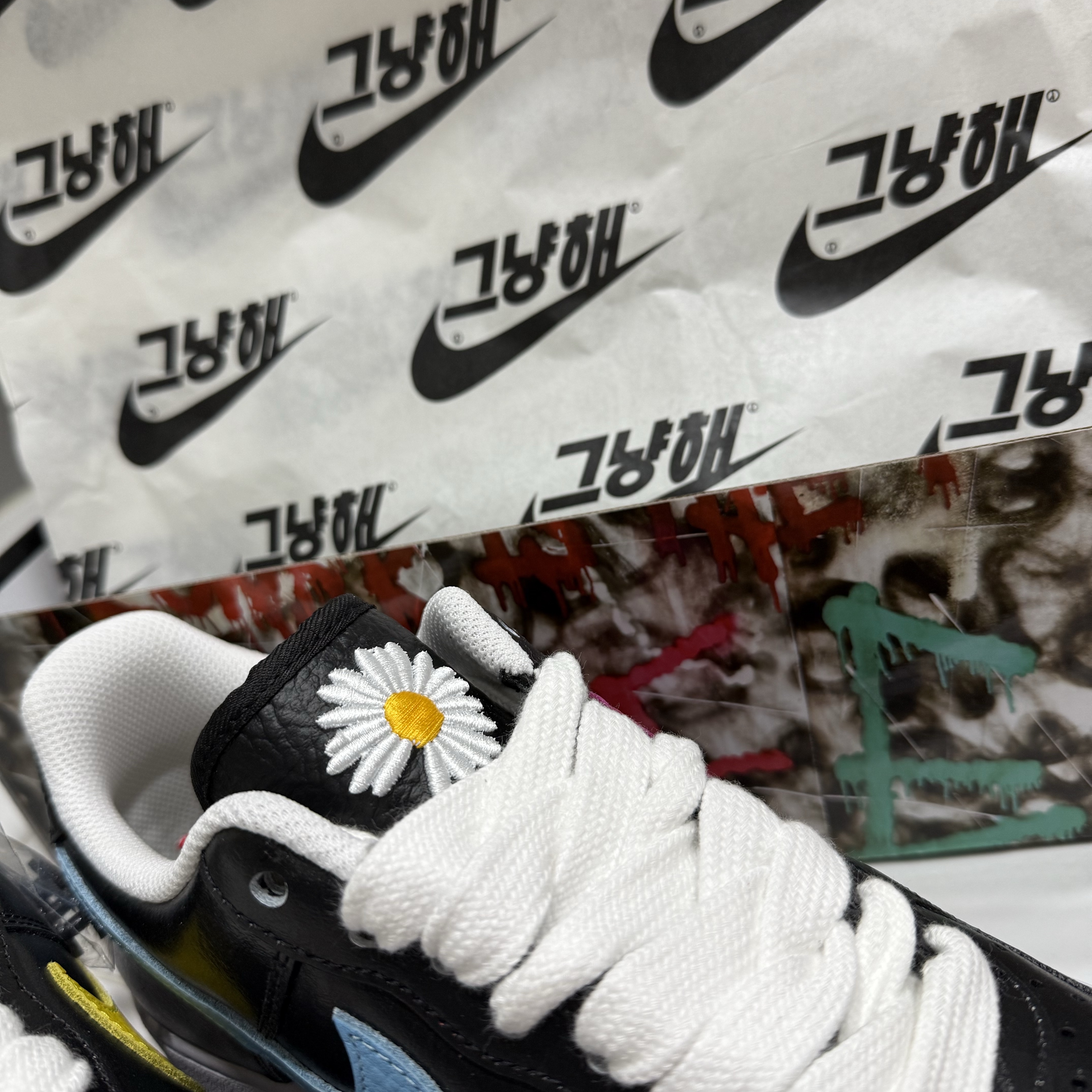 Nike x Peaceminusone Air Force 1 Low Para-Noise 3.0 Black and Multicolor 착용 스타일