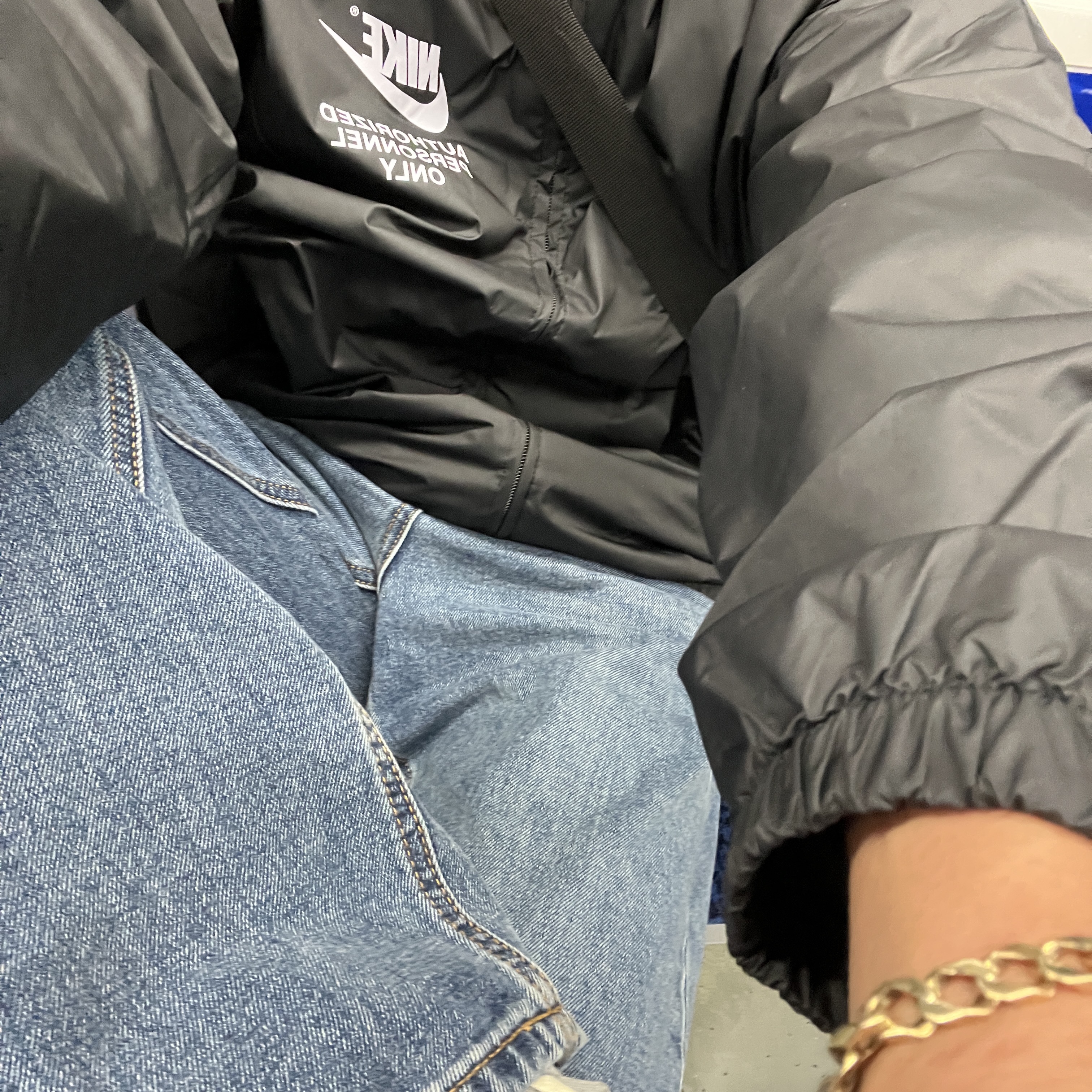 Nike Full-Zip Woven Jacket Black 착용 스타일