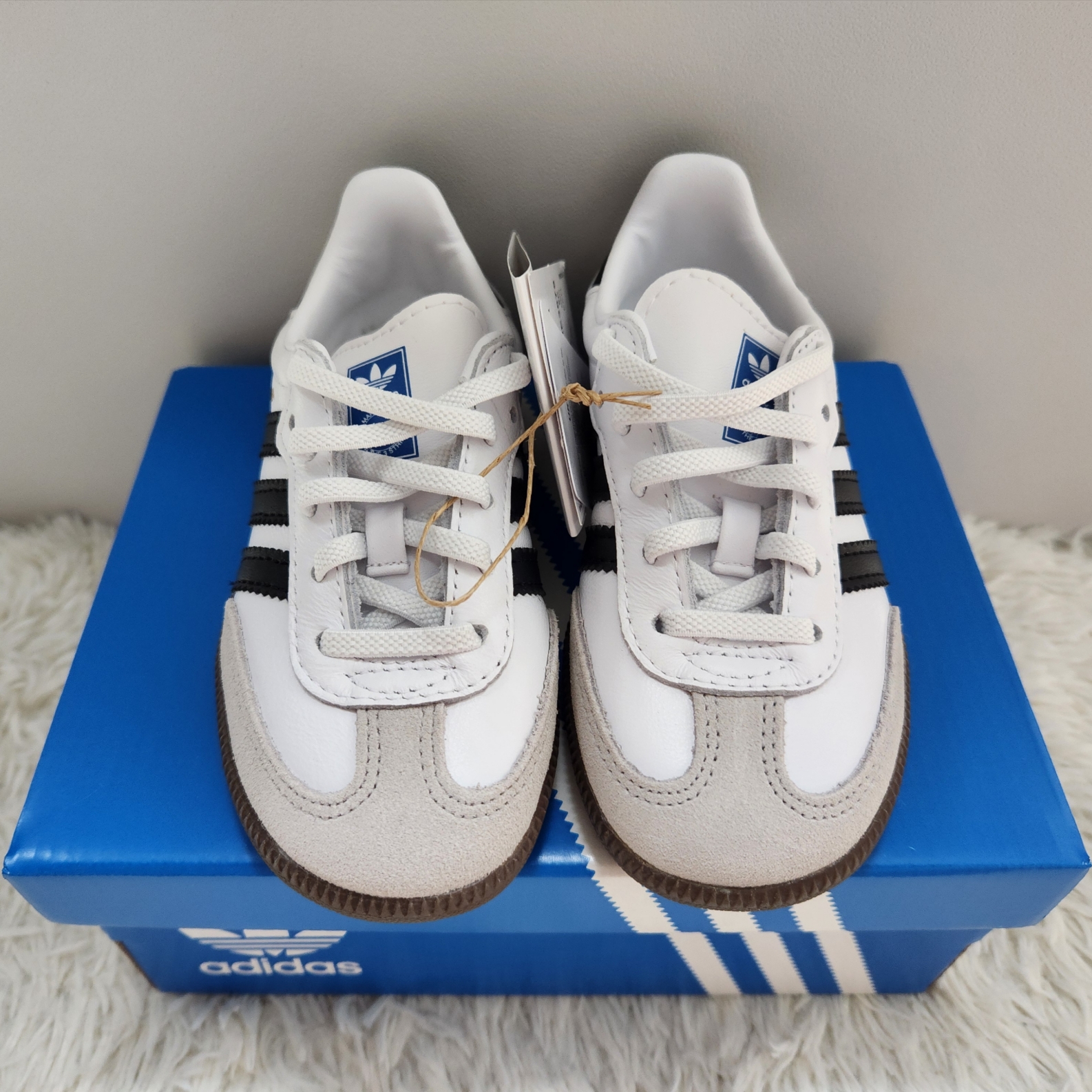 (Infant) Adidas Samba OG Cloud White Core Black 착용 스타일