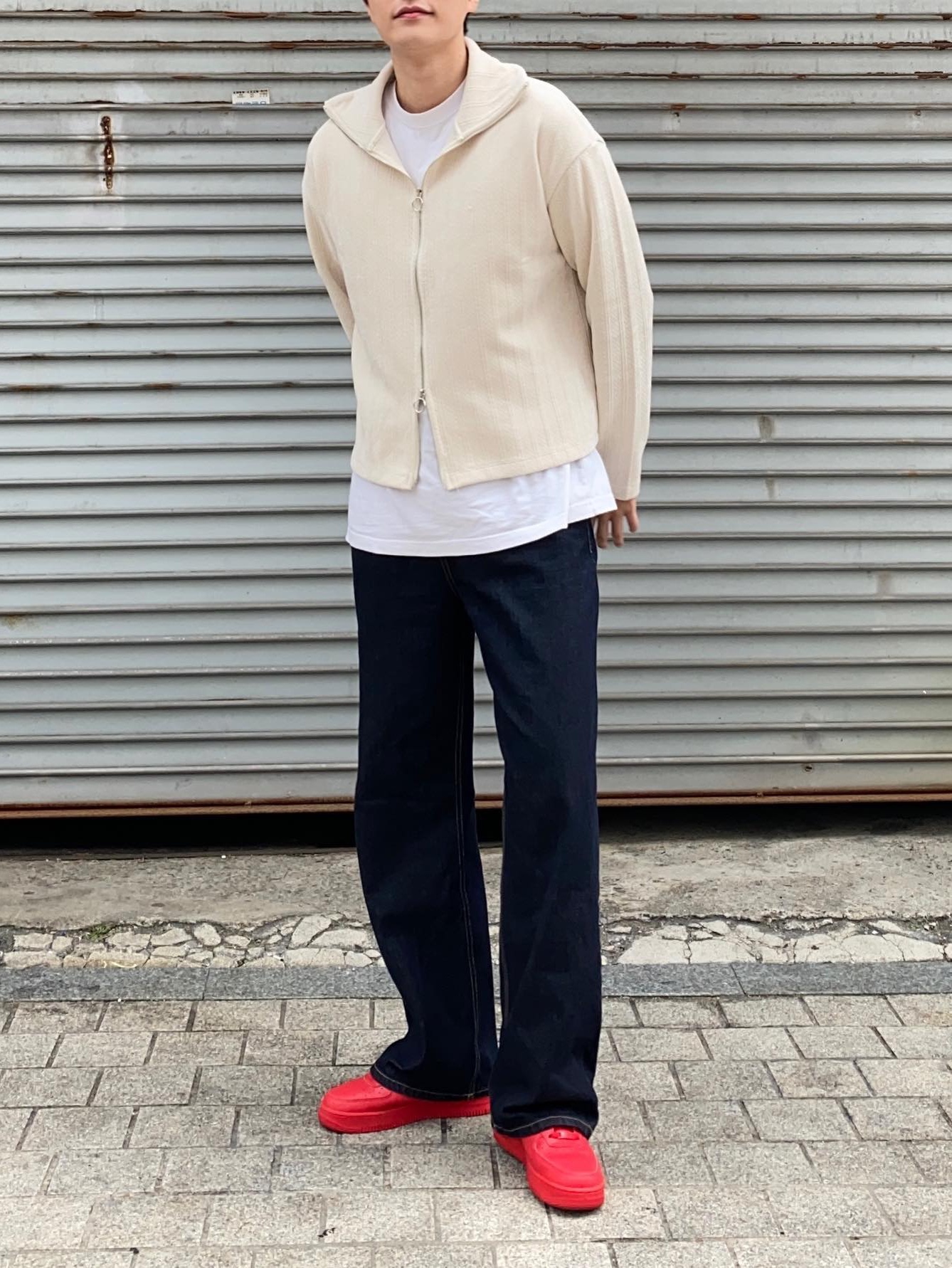 Nike Air Force 1 '07 LV8 Low 1 Triple Red 착용 스타일 - 2