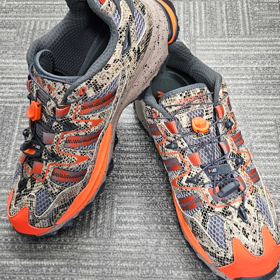 Adidas Hyperturf Supplier Colour Chalky Brown 착용 스타일