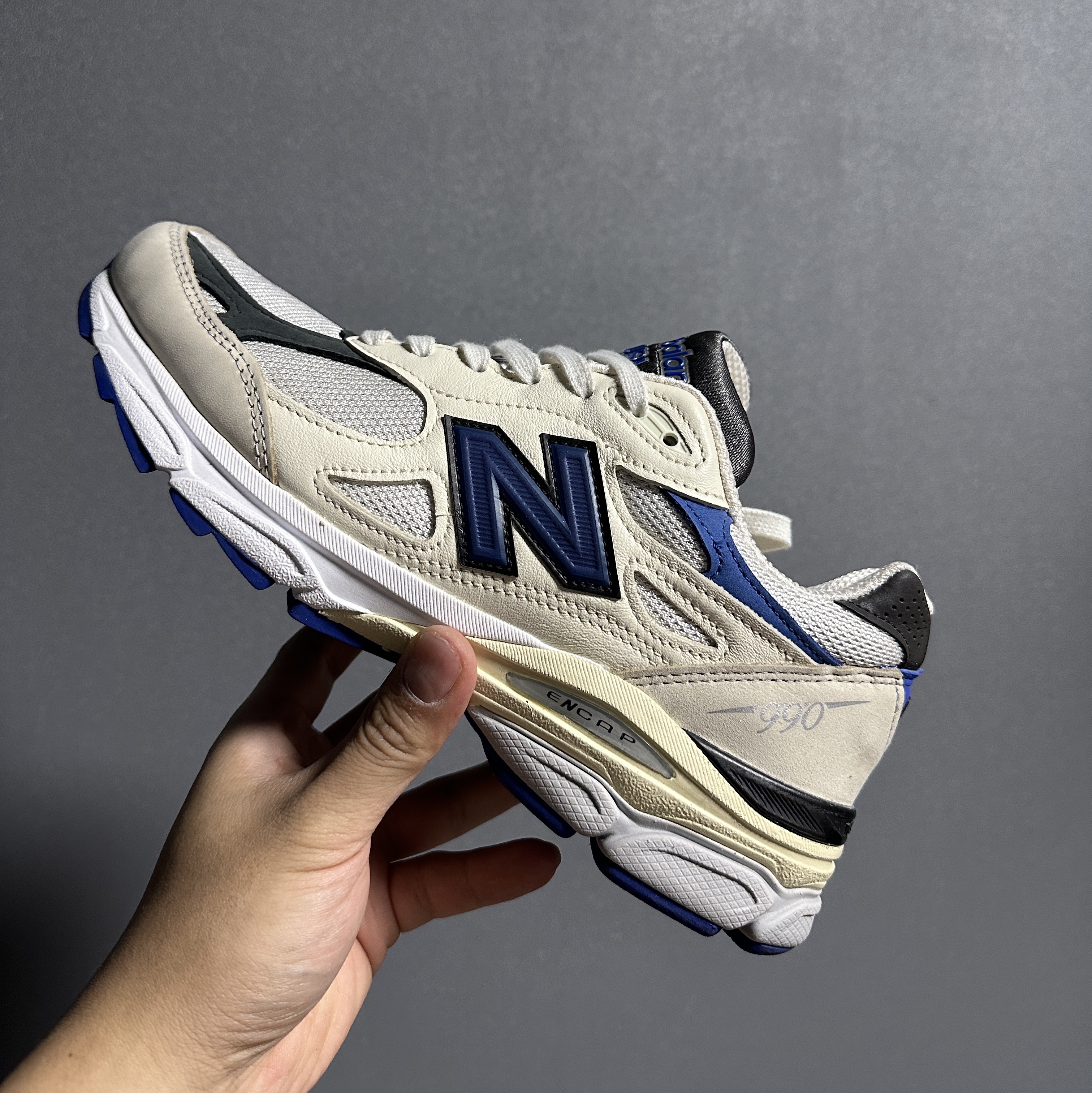 New Balance 990v3 Made in USA White Blue 착용 스타일