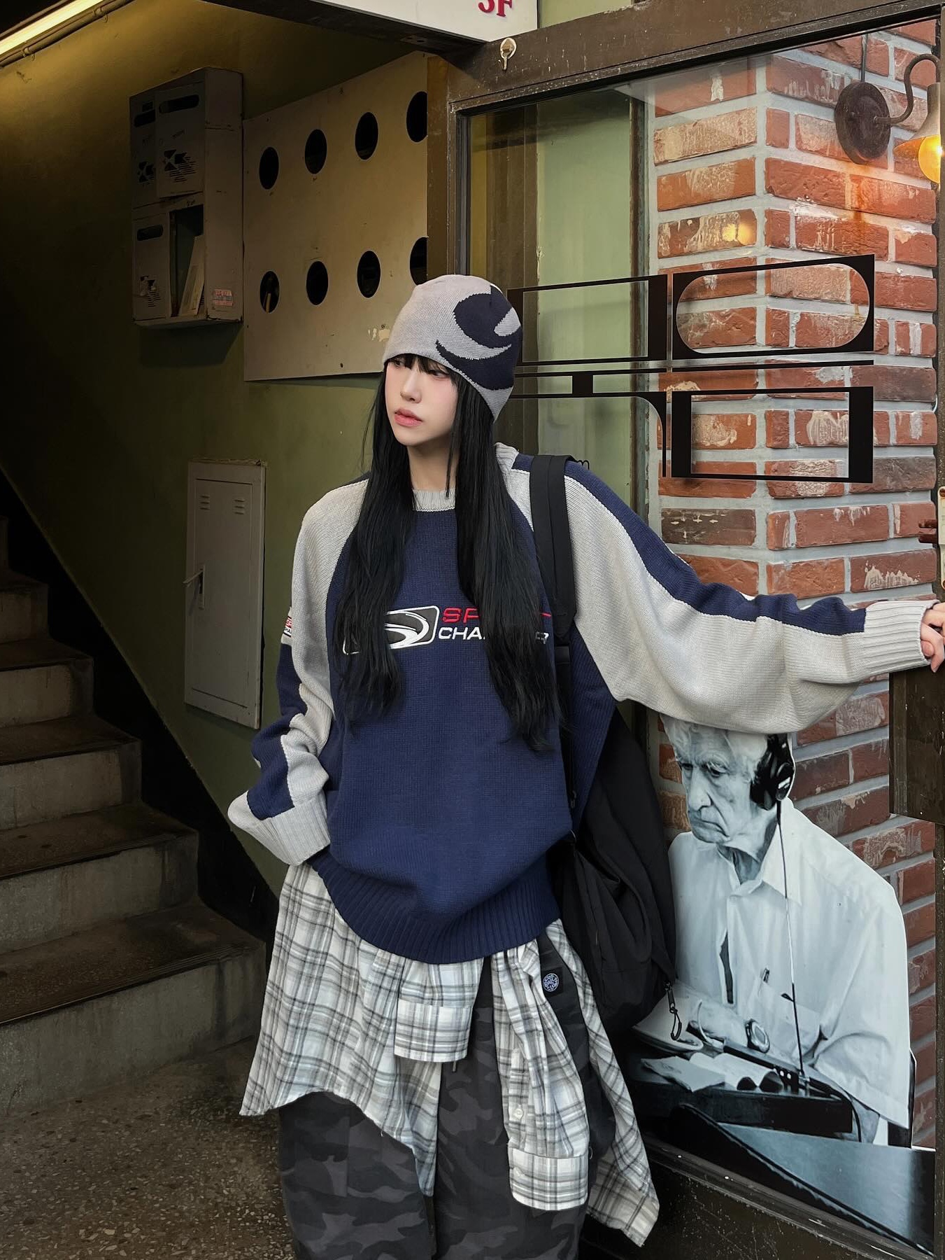 SPORT CHAMBER SC Flash Raglan Sweater Navy 착용 스타일 - 2