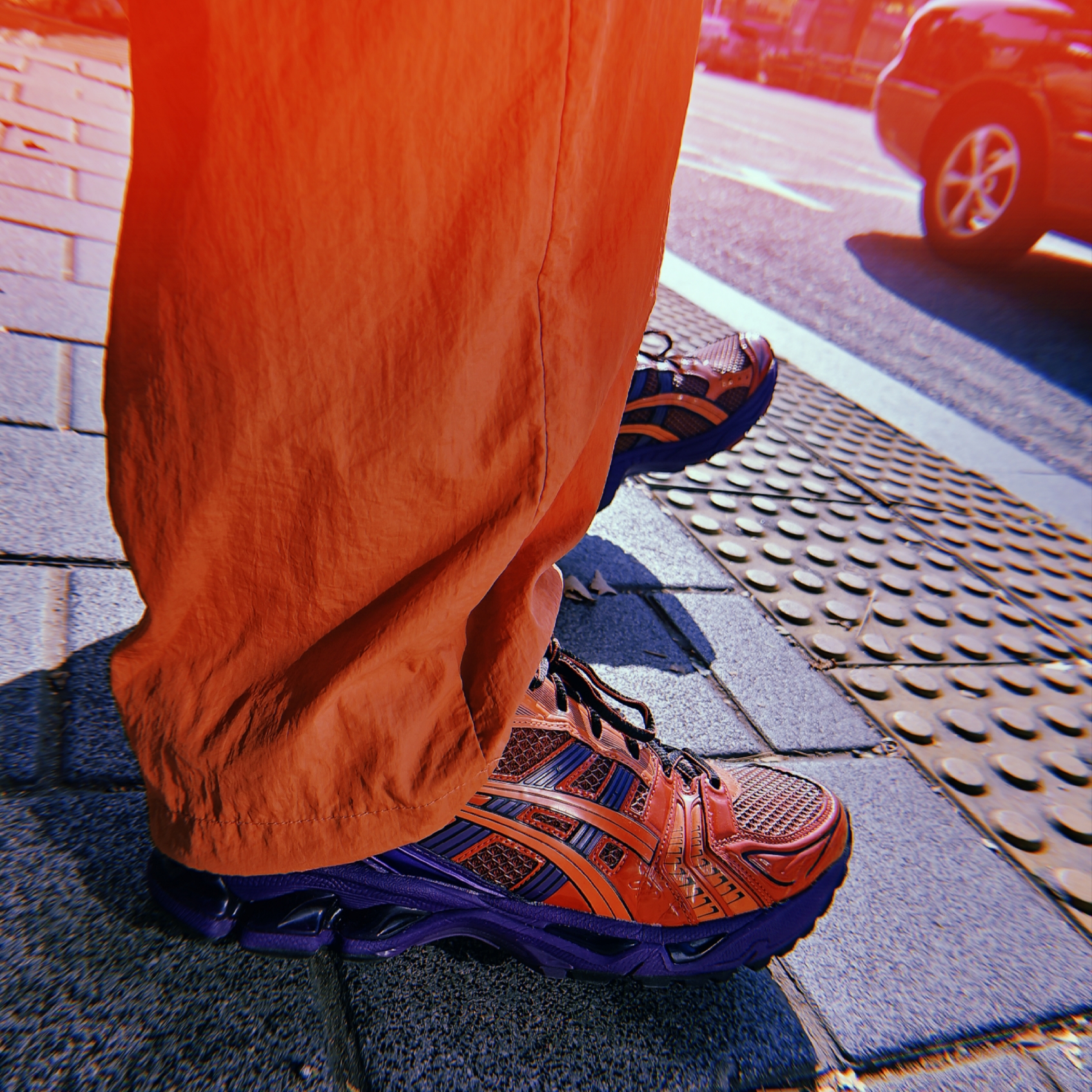 Asics UB1-S Gel-Kayano 14 Classic Red 착용 스타일 - 1