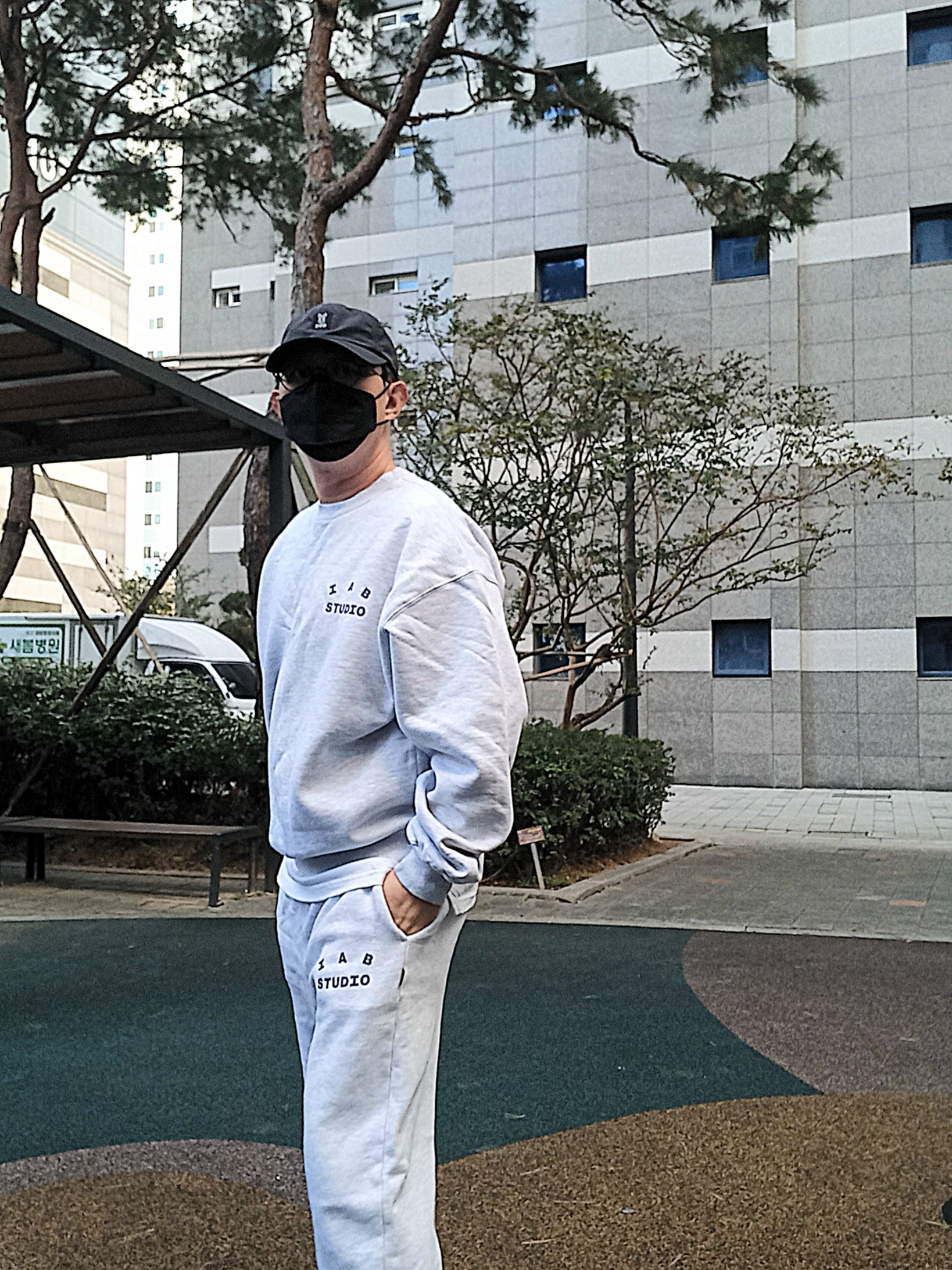 IAB Studio Sweatpants Light Gray, IAB Studio Sweatshirt Light Gray - 23FW 착용 스타일 - 6