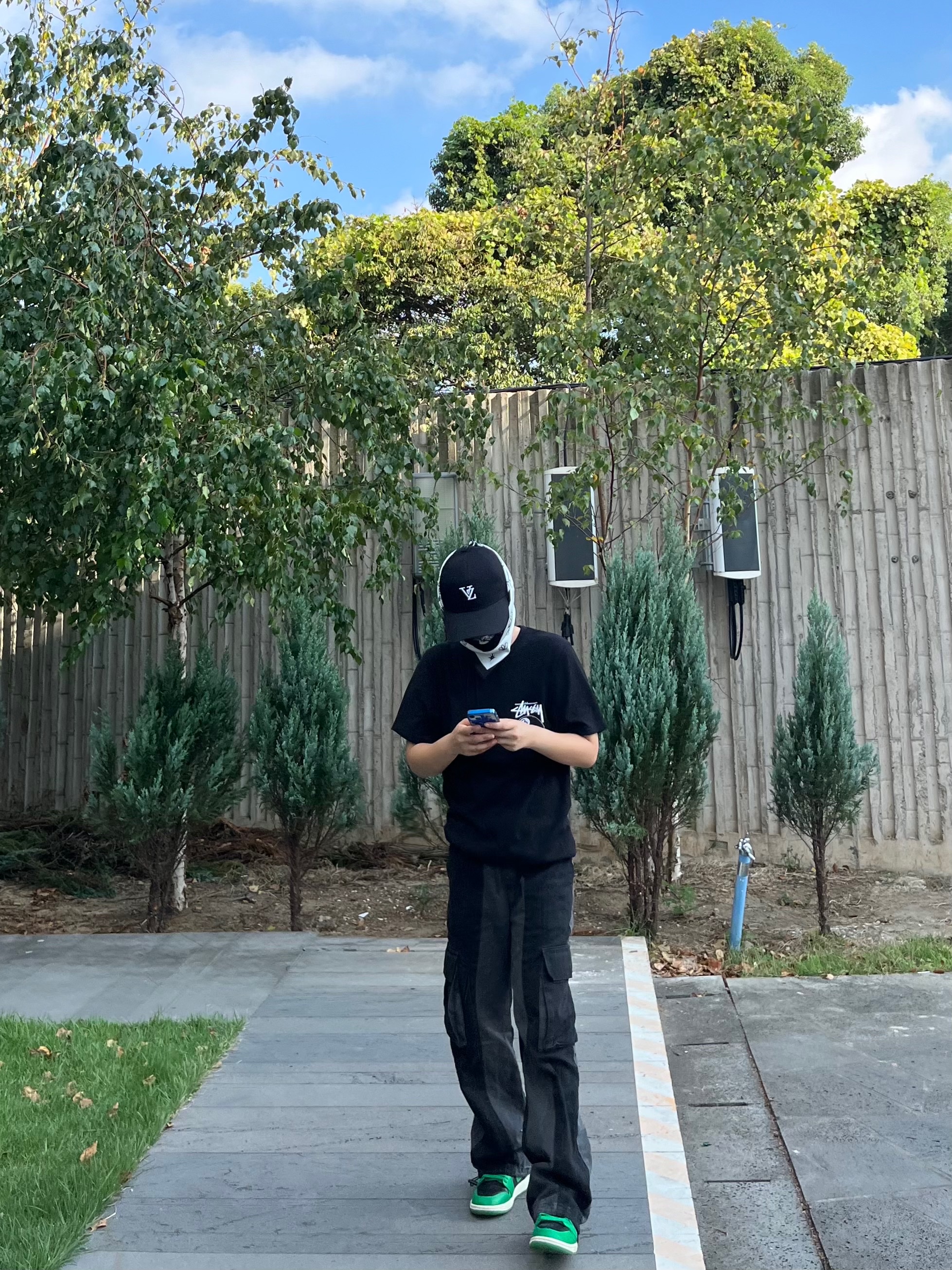 Stussy 8 Ball Pigment Dyed T-Shirt Black - 22SS 착용 스타일 - 3