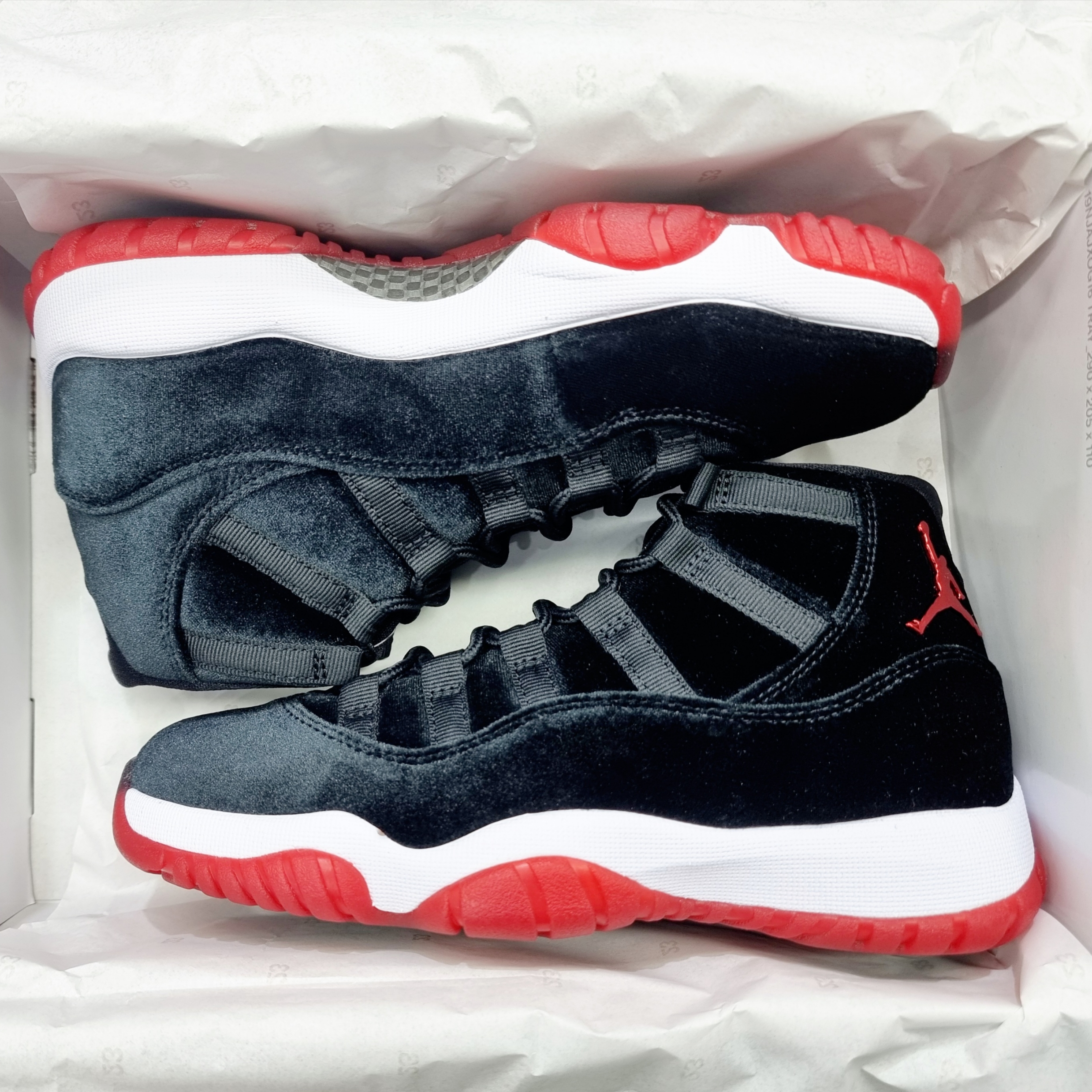 (W) Jordan 11 Retro Bred Velvet 착용 스타일 - 2