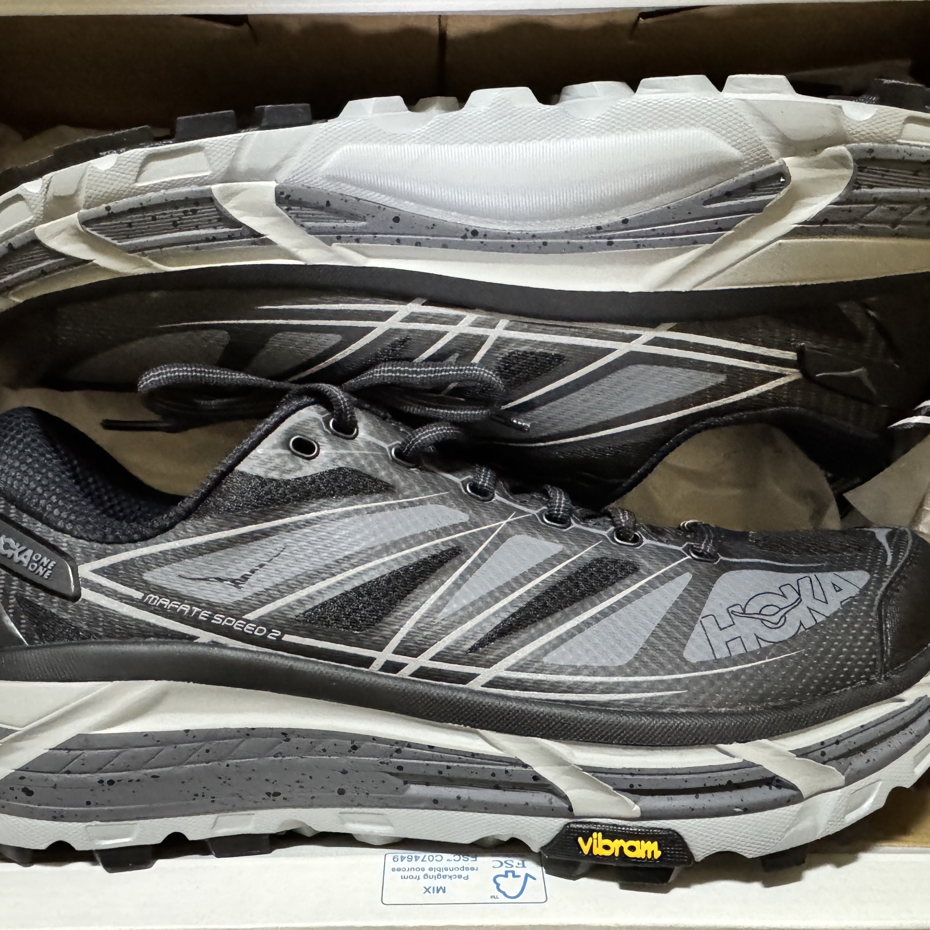 Hoka Mafate Speed 2 Black Castlerock 착용 스타일 - 2