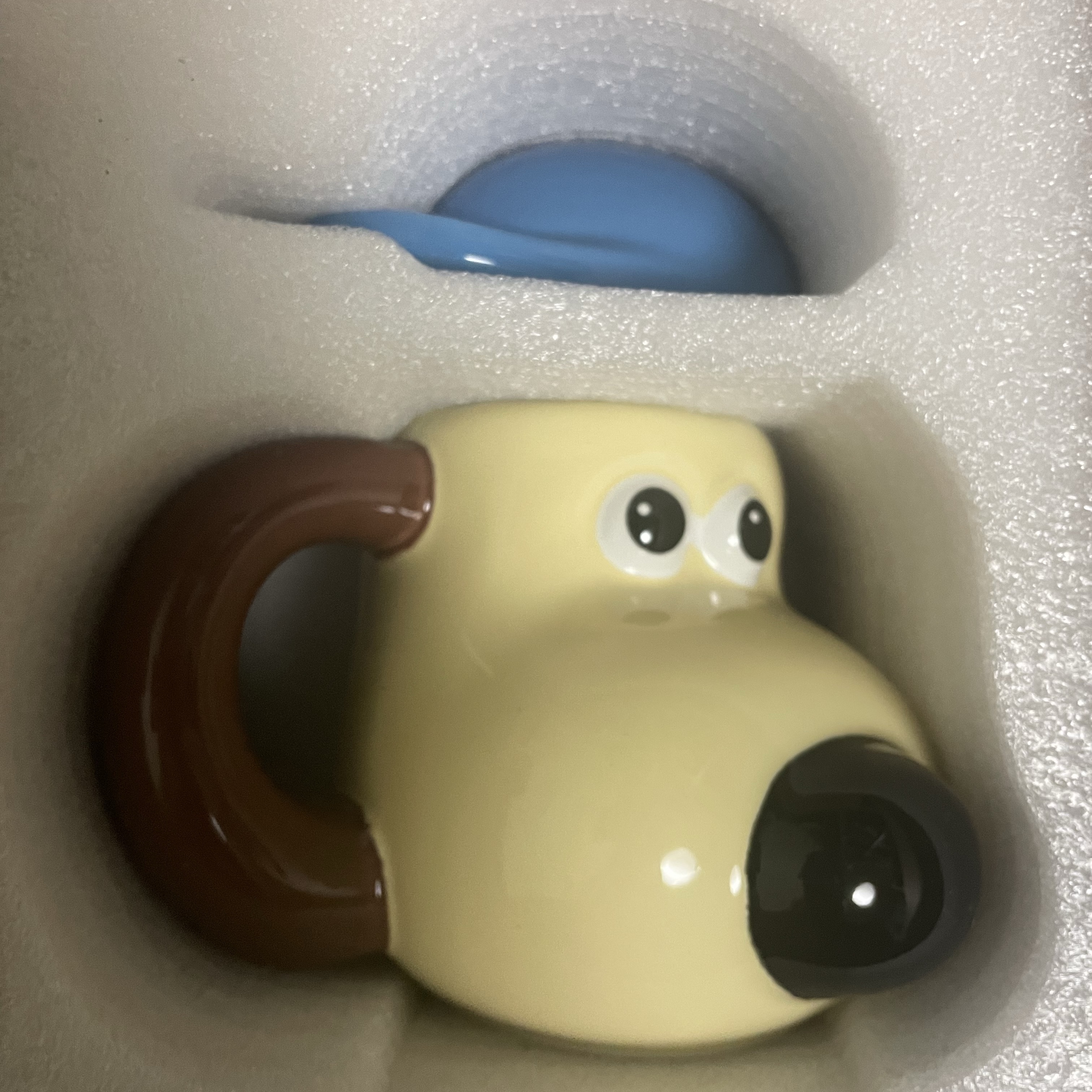 Wallace & Gromit Mug Cup Gromit with a Cap 착용 스타일