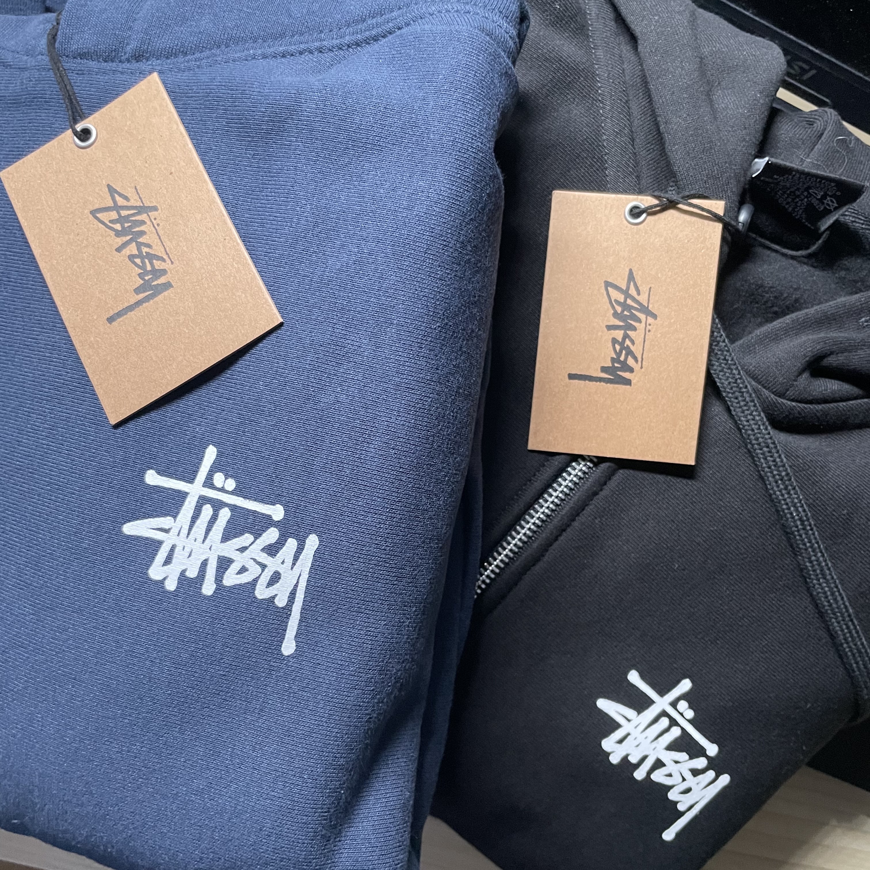 Stussy Basic Zip Hoodie Black, Stussy Basic Stussy Hoodie Navy 착용 스타일