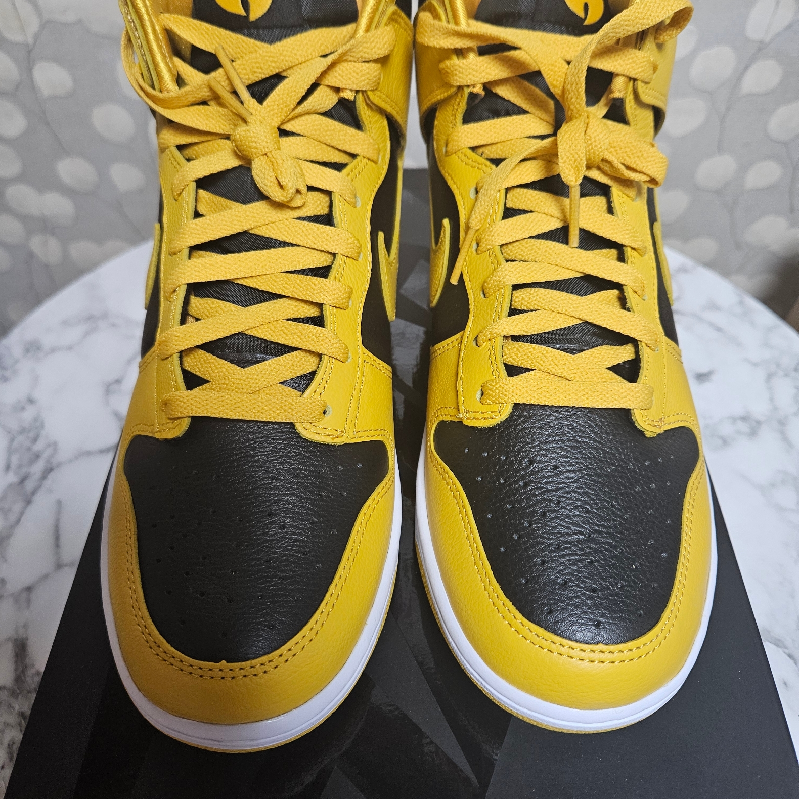 Nike Wu-Tang Clan Dunk High Black and Pollen 착용 스타일 - 2