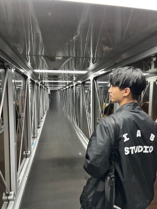 IAB Studio Coach Jacket Black 착용 스타일 - 1