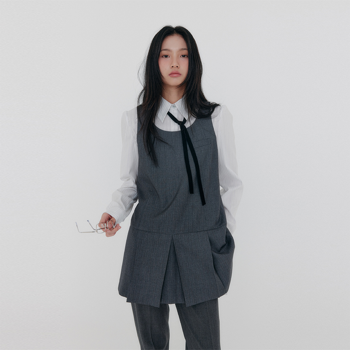 지지지 스트라이프 플리츠 미니 원피스 멜란지 그레이(zeezeezee Stripe Pleated Minidress Melange Grey) - 3