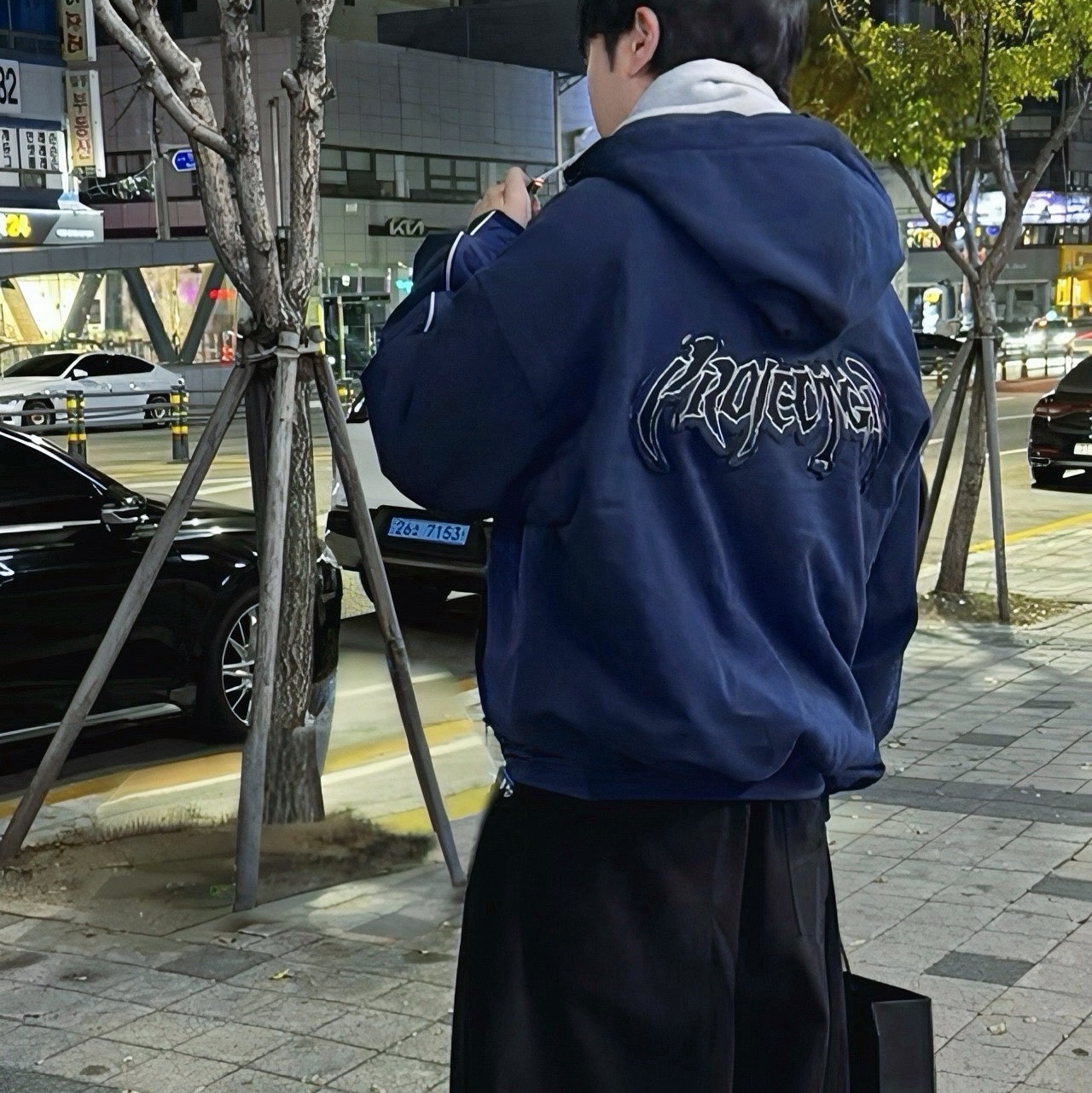 Project G/R x Reebok Hybrid Windbreaker Hoodie Navy 착용 스타일