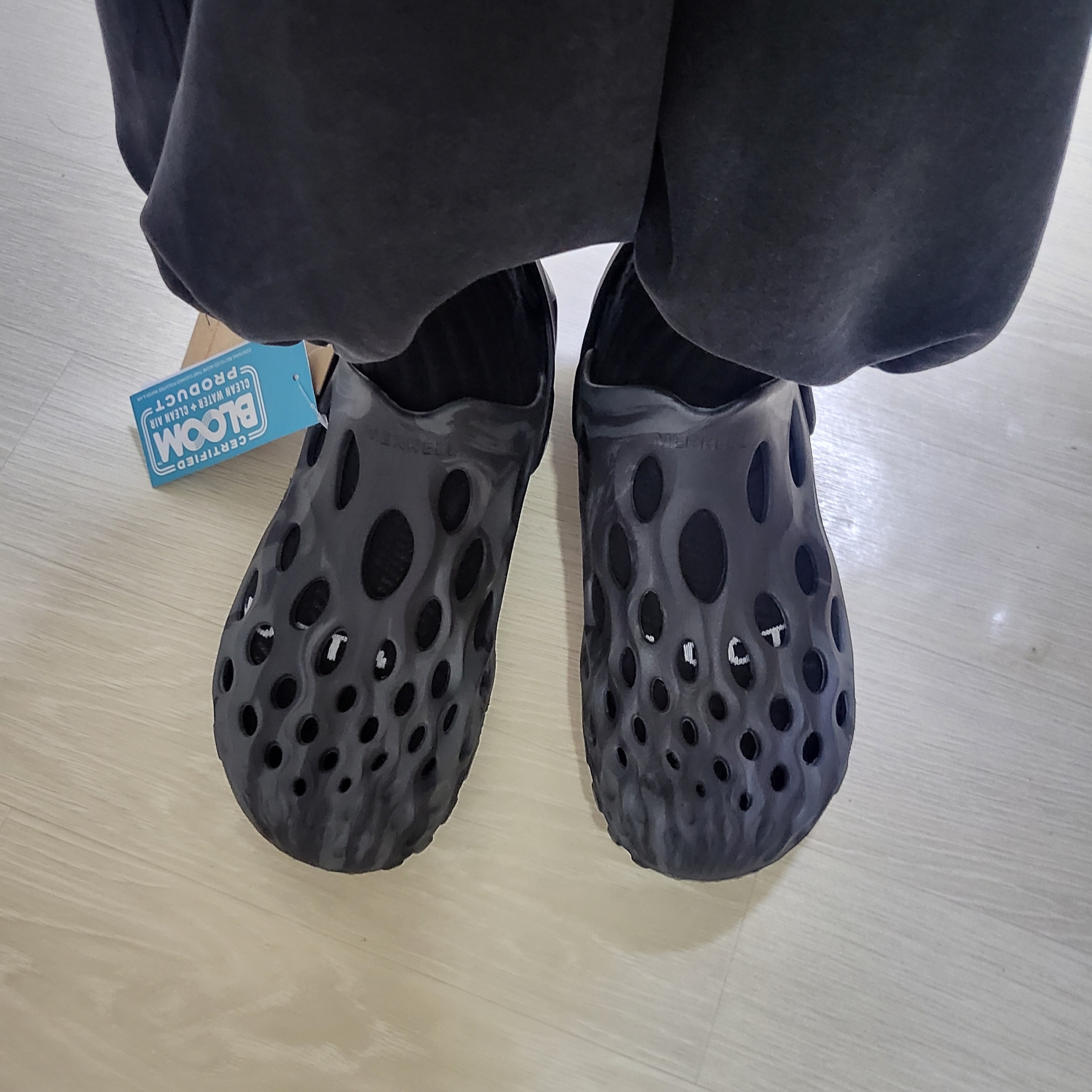 Merrell Hydro Moc Black 착용 스타일 - 2
