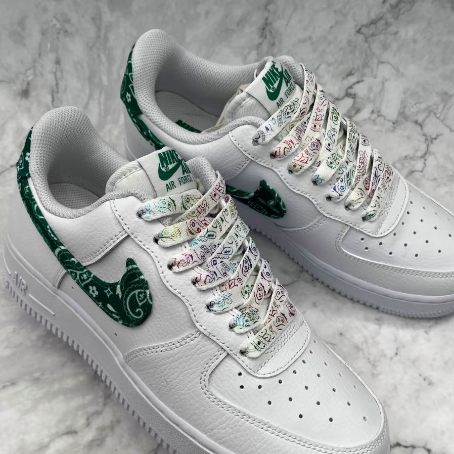 (W) Nike Air Force 1 '07 Essential Paisley Swoosh White Malachite 착용 스타일 - 1
