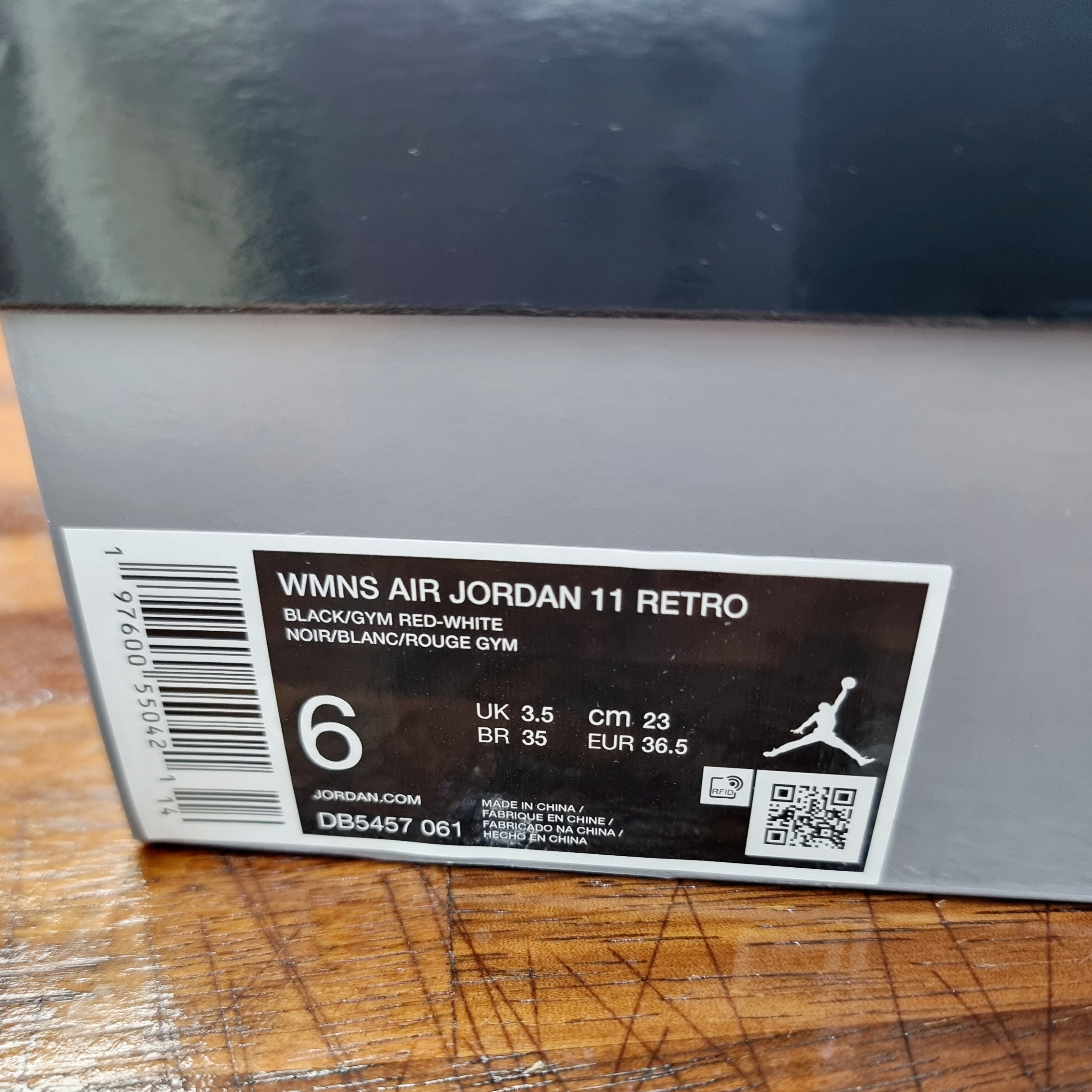 (W) Jordan 11 Retro Bred Velvet 착용 스타일 - 5