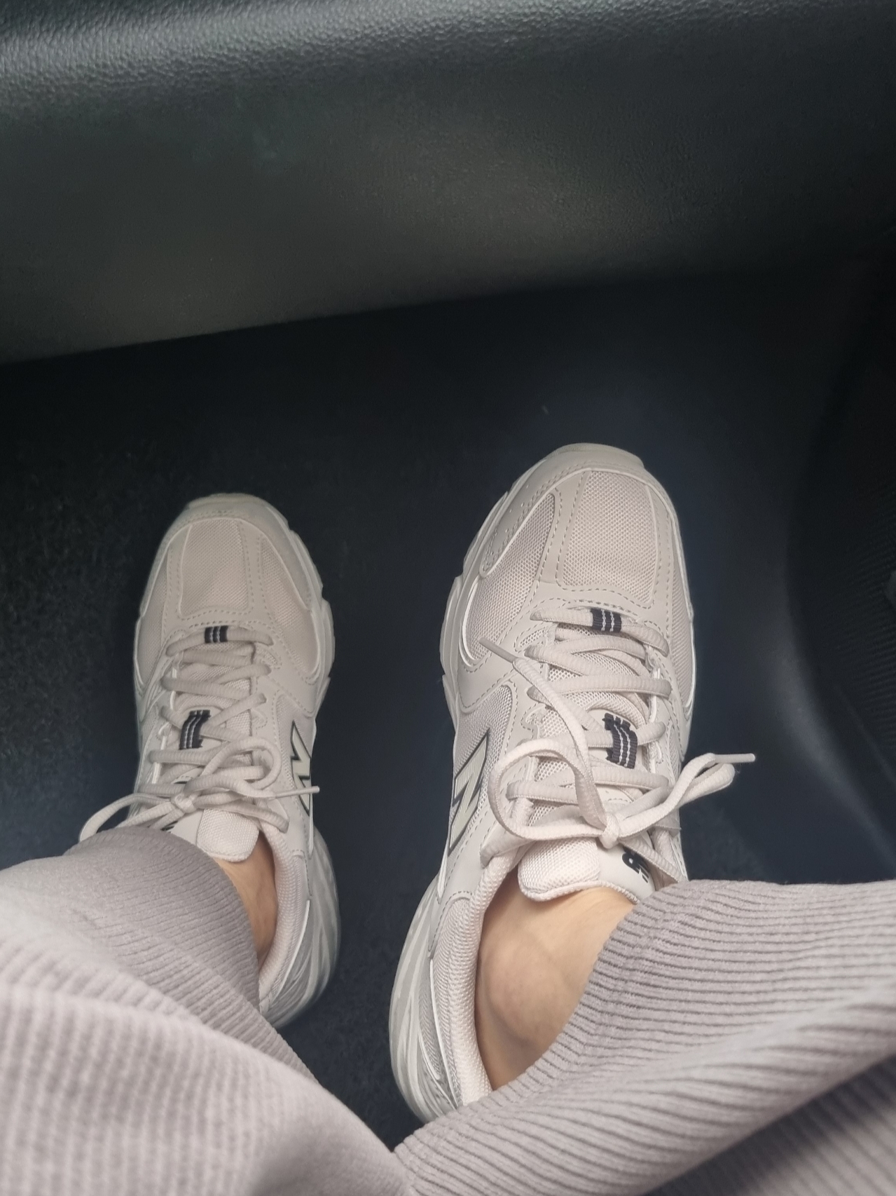 New Balance 530 Ivory 착용 스타일 - 2
