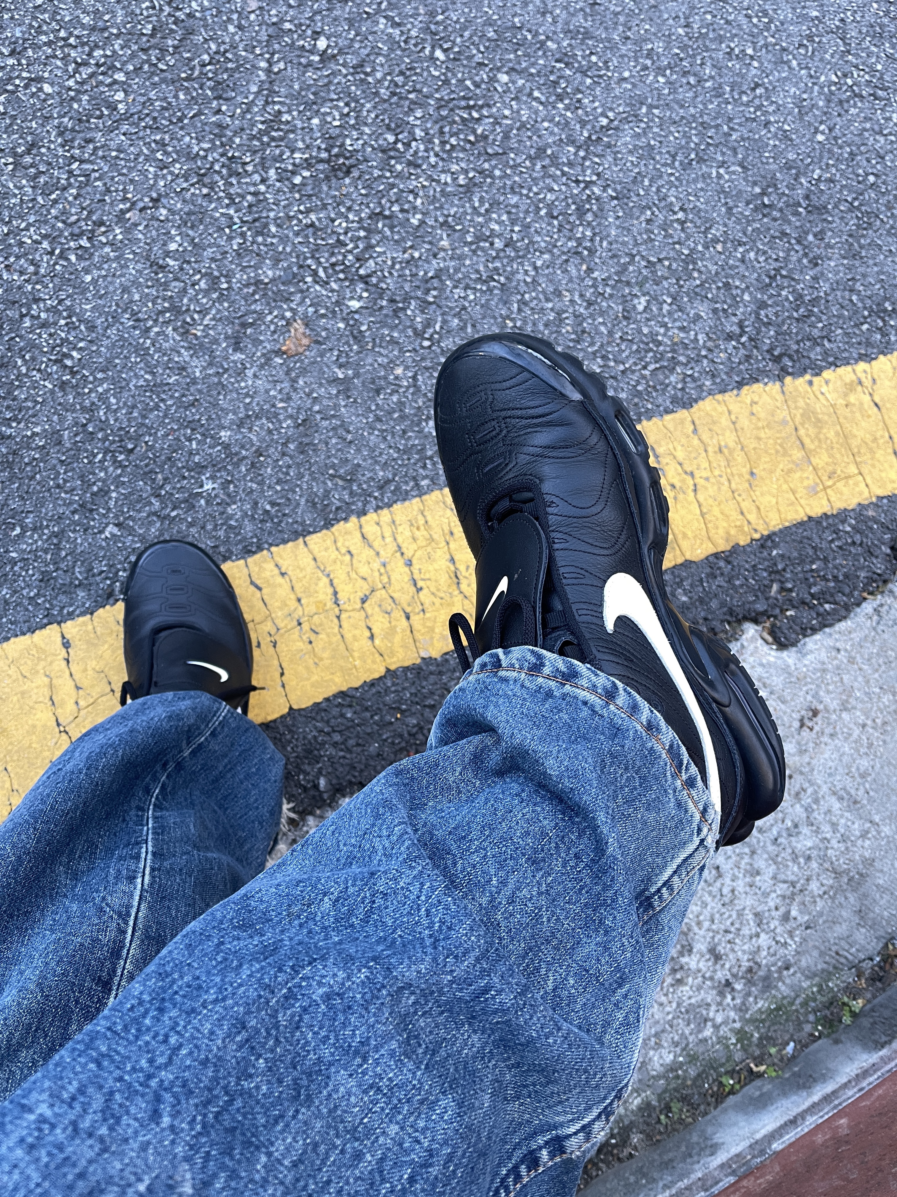 (W) Nike Air Max Plus TNPO Black 착용 스타일 - 5