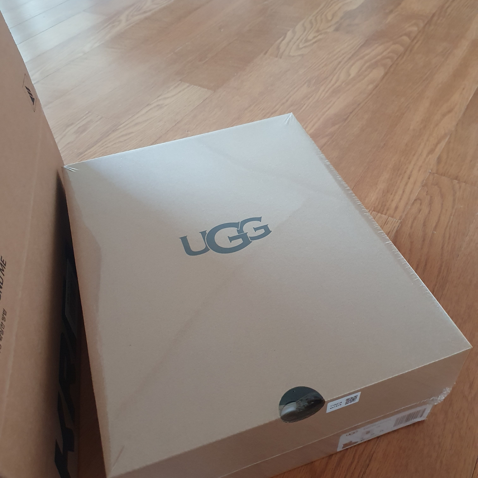 (W) UGG Mini Bailey Button II Boots Chestnut 착용 스타일 - 4
