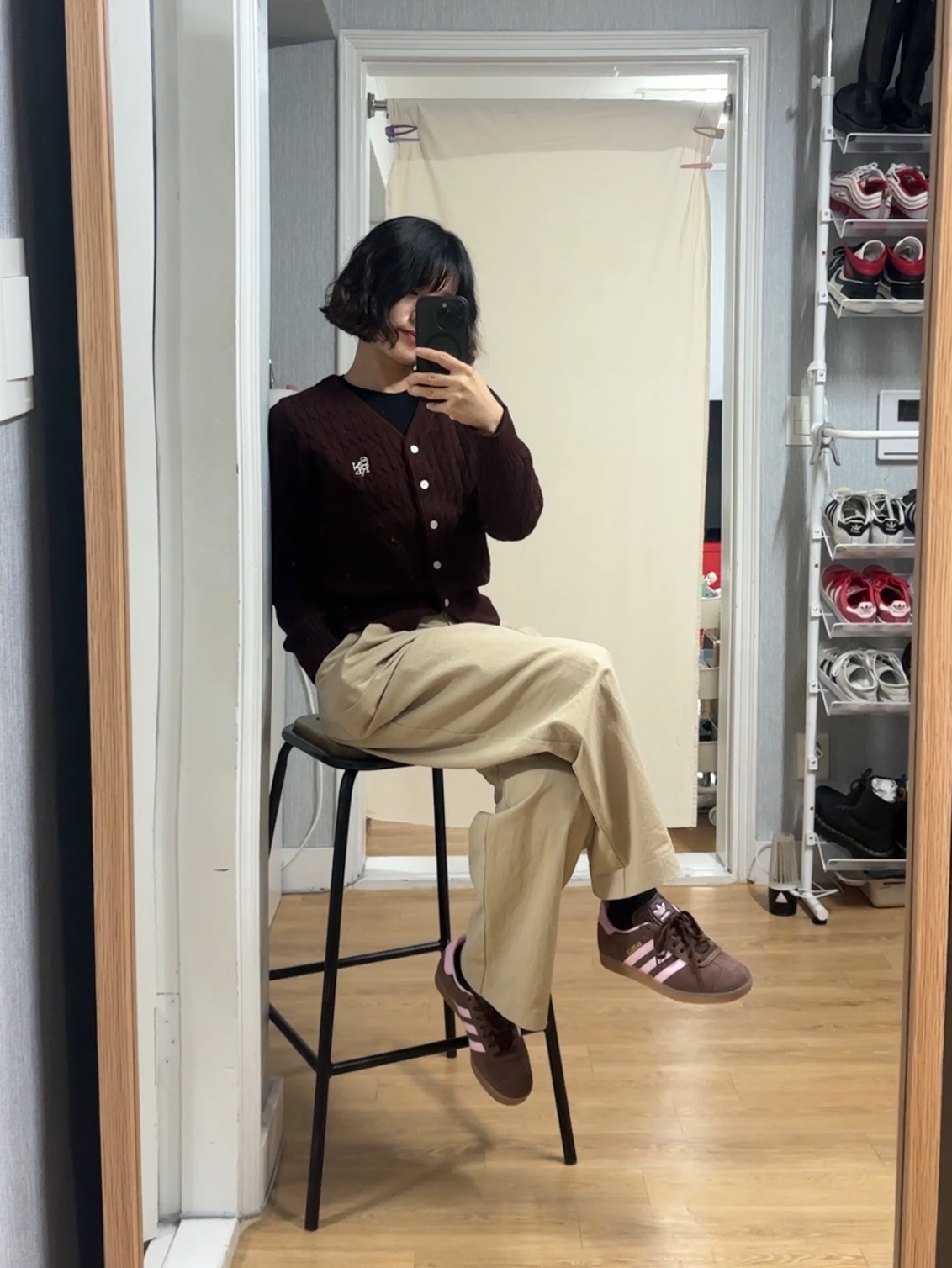 Adidas Gazelle Auburn Clear Pink 착용 스타일