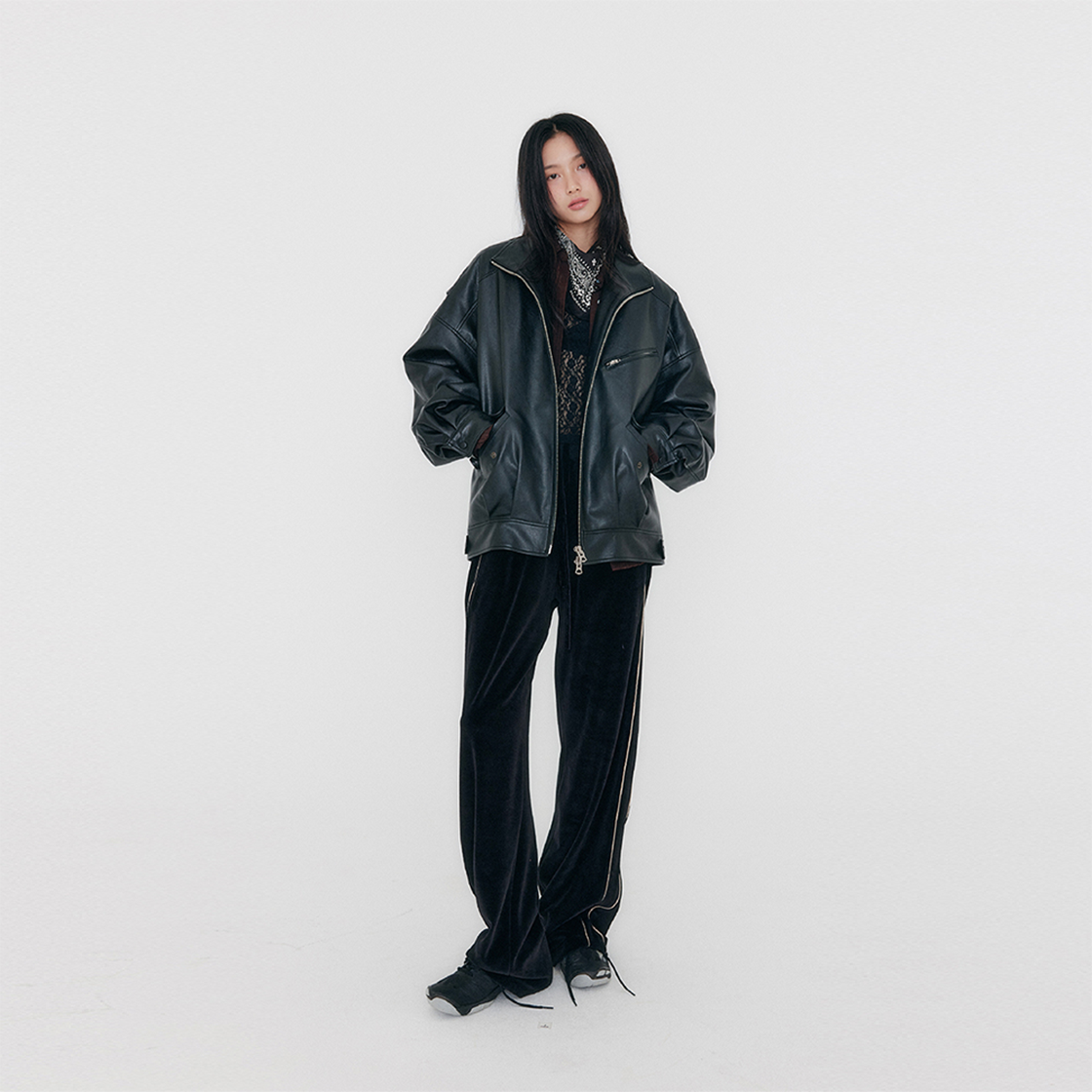 지지지 벨루어 트랙팬츠 블랙(zeezeezee Velour Track Pants Black) - 2