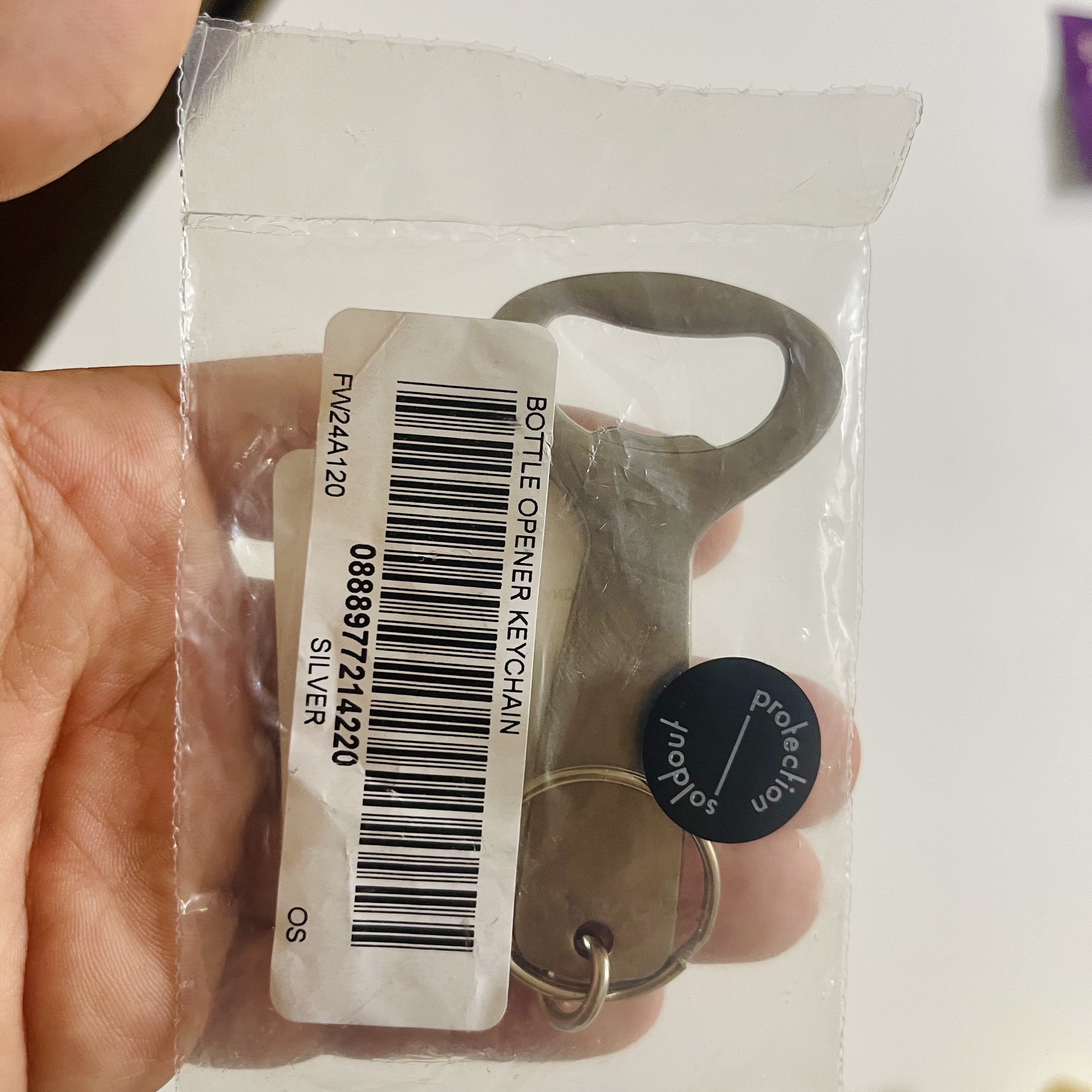 Supreme Bottle Opener Keychain Silver - 24FW 착용 스타일 - 2