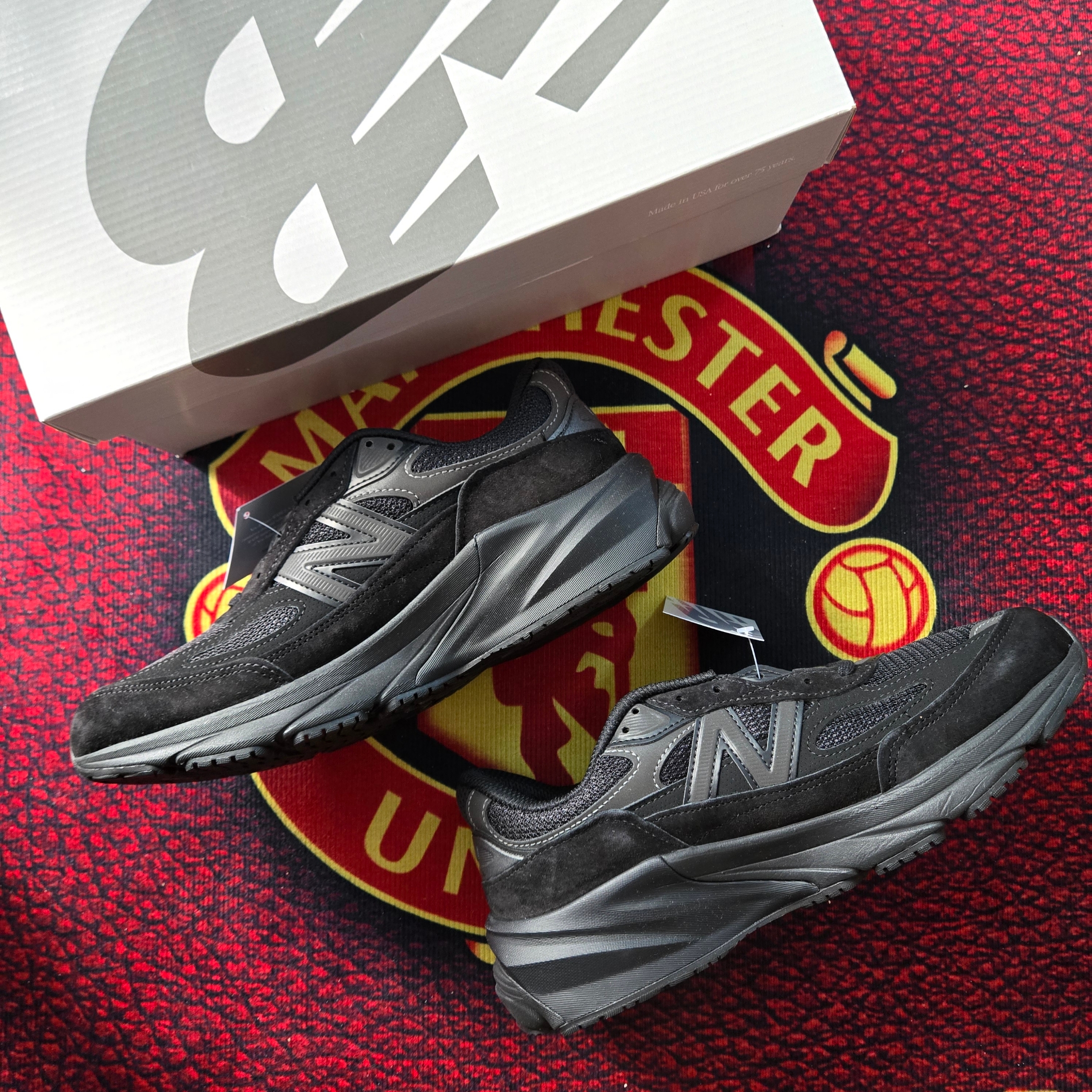 New Balance 990v6 Made in USA Triple Black - D Standard 착용 스타일