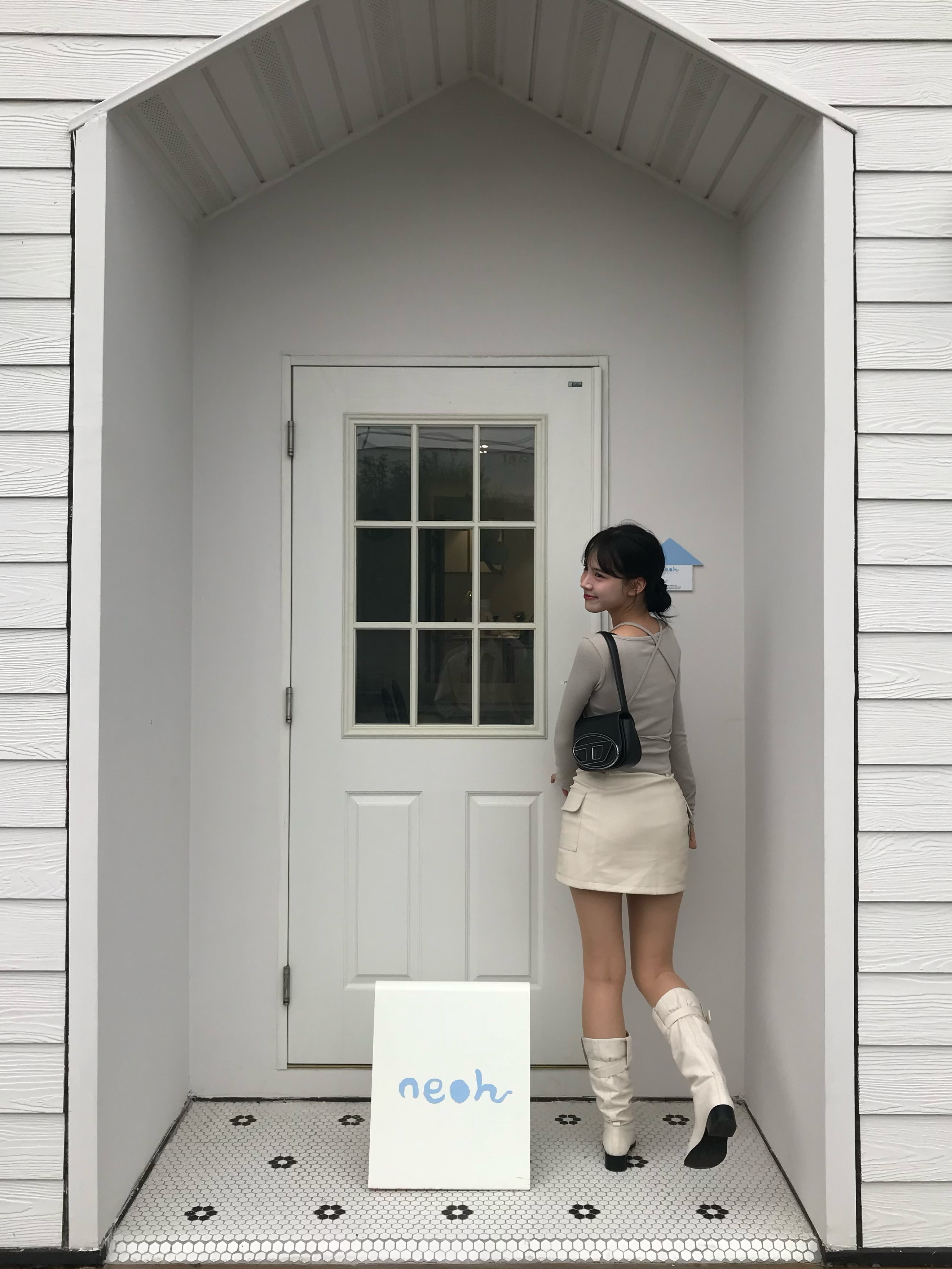 Diesel 1DR Shoulder Bag in Nappa Leather Black, Gentle Monster x Maison Margiela MM107 Black Black 착용 스타일 - 1