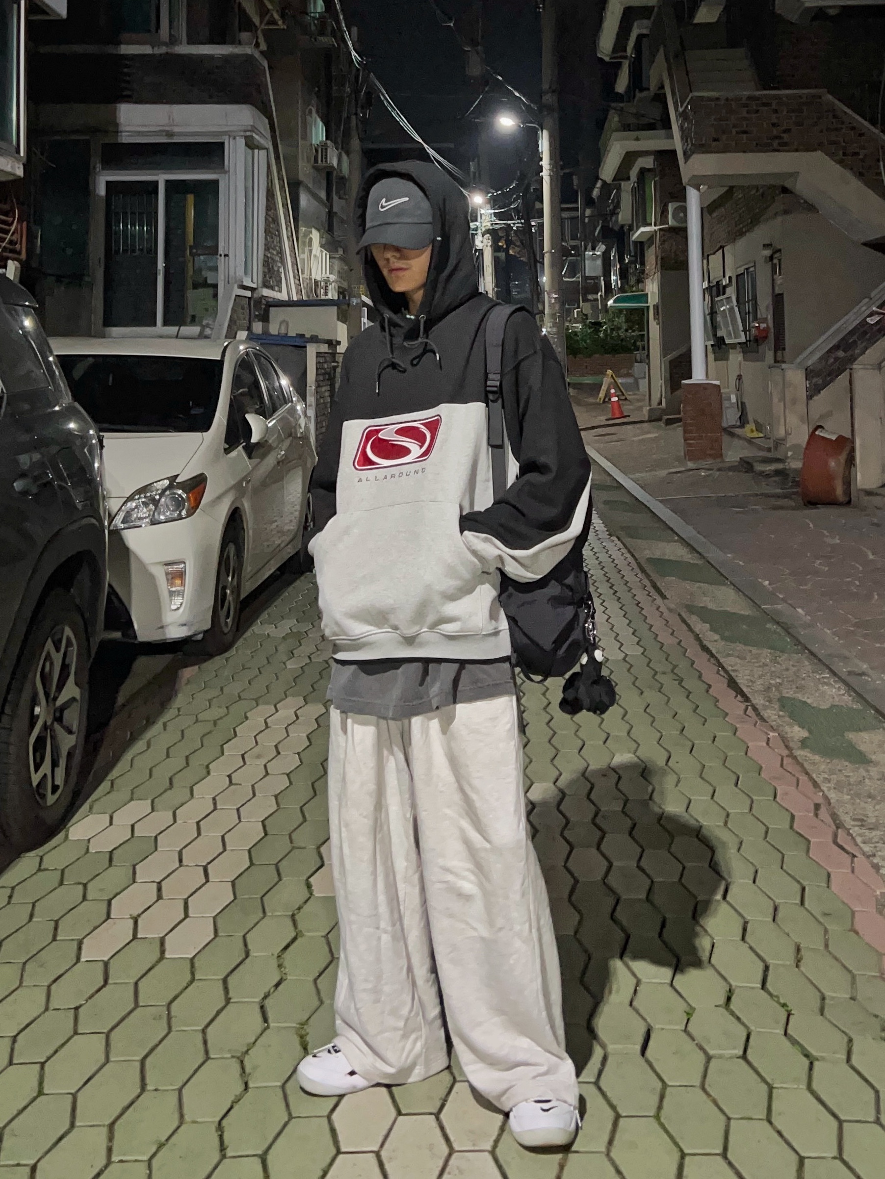 SPORT CHAMBER SC Big Flash Hoodie T-Shirt Black 착용 스타일