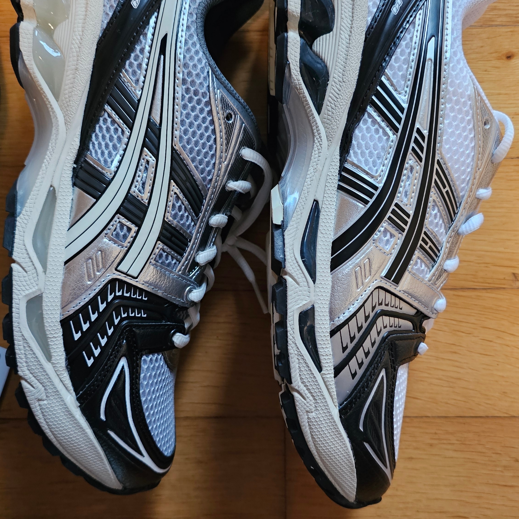 Asics Gel-Kayano 14 Black Glacier Grey, Asics Gel-Kayano 14 White Black 착용 스타일