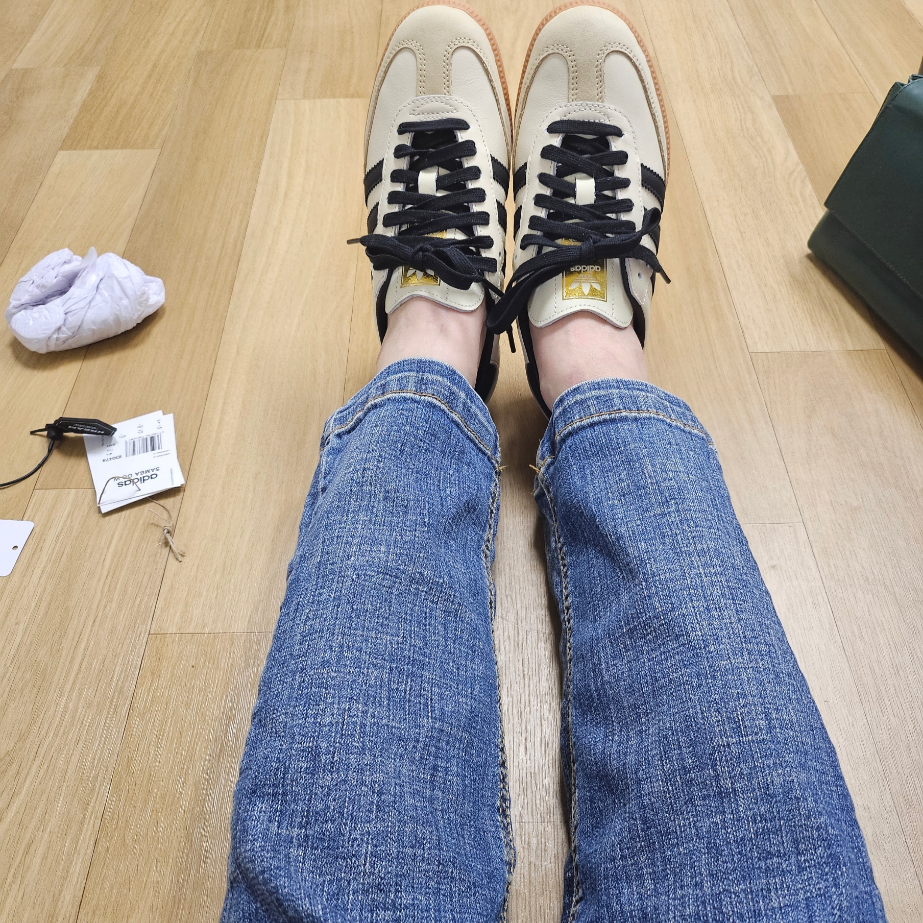 (W) Adidas Samba OG Cream White Core Black 착용 스타일 - 1