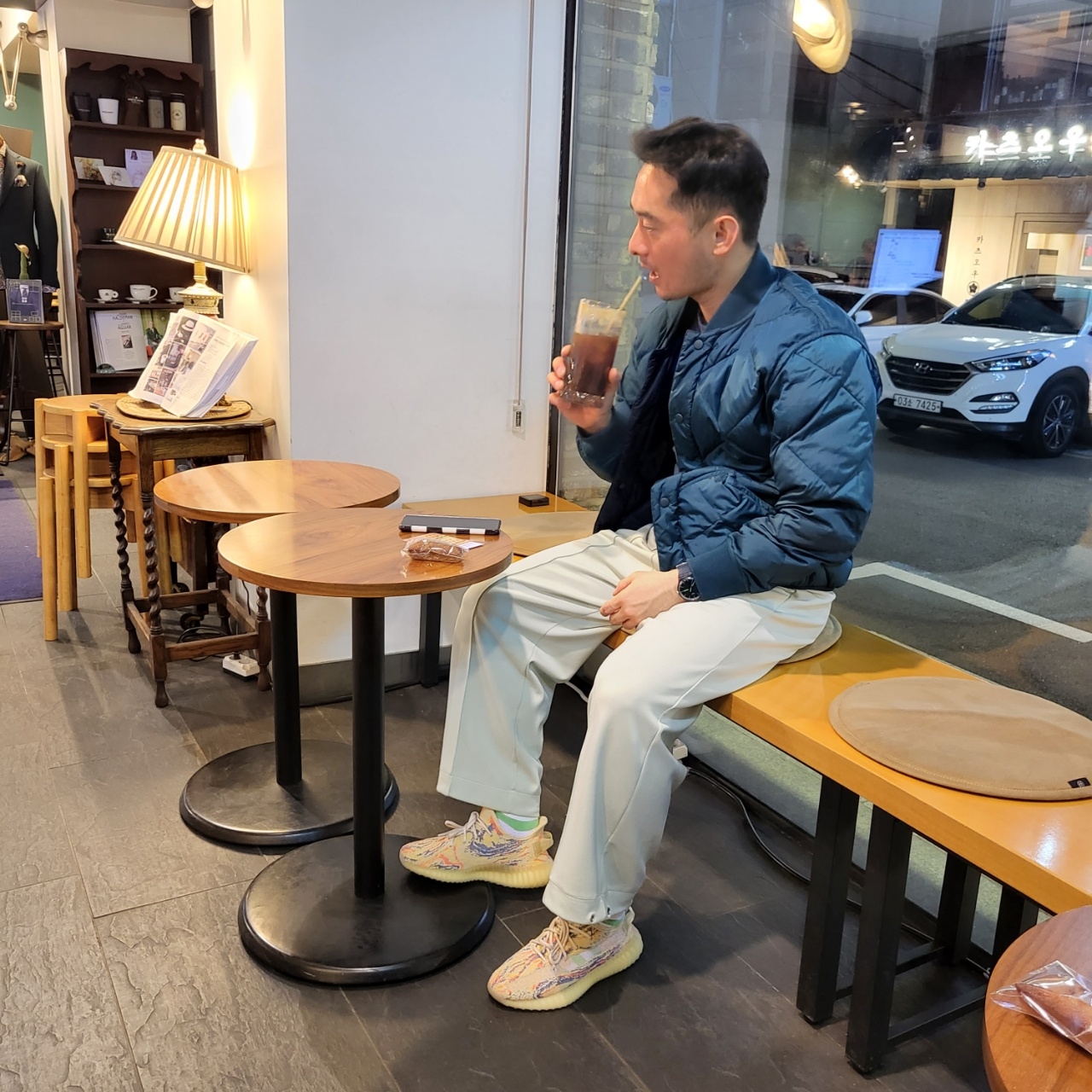 Adidas Yeezy Boost 350 V2 MX Oat 착용 스타일