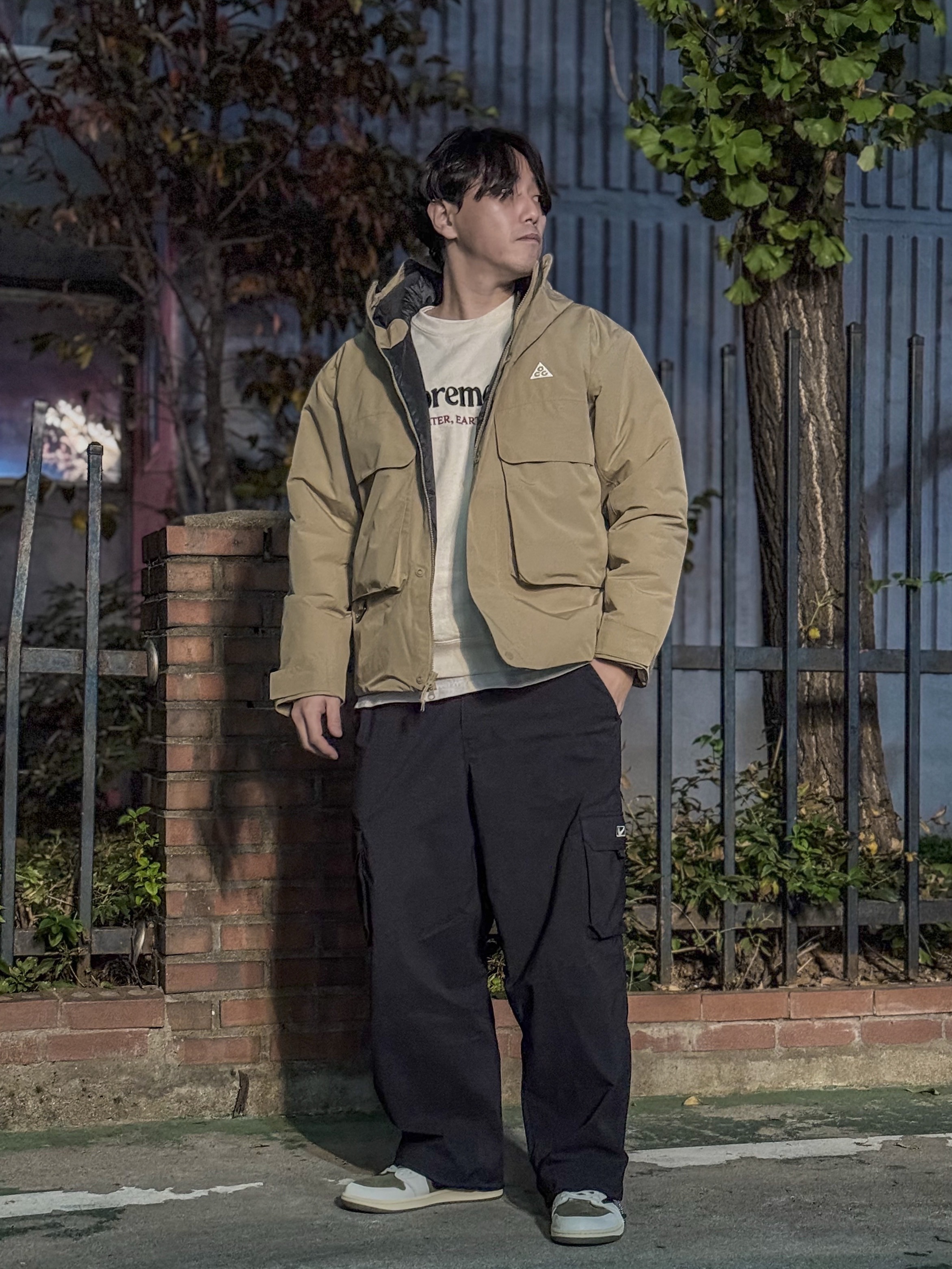 Nike ACG Primaloft Skull Peak Storm-Fit Jacket Khaki Anthracite - Asia, Supreme x Timberland Crewneck Natural - 20SS 착용 스타일