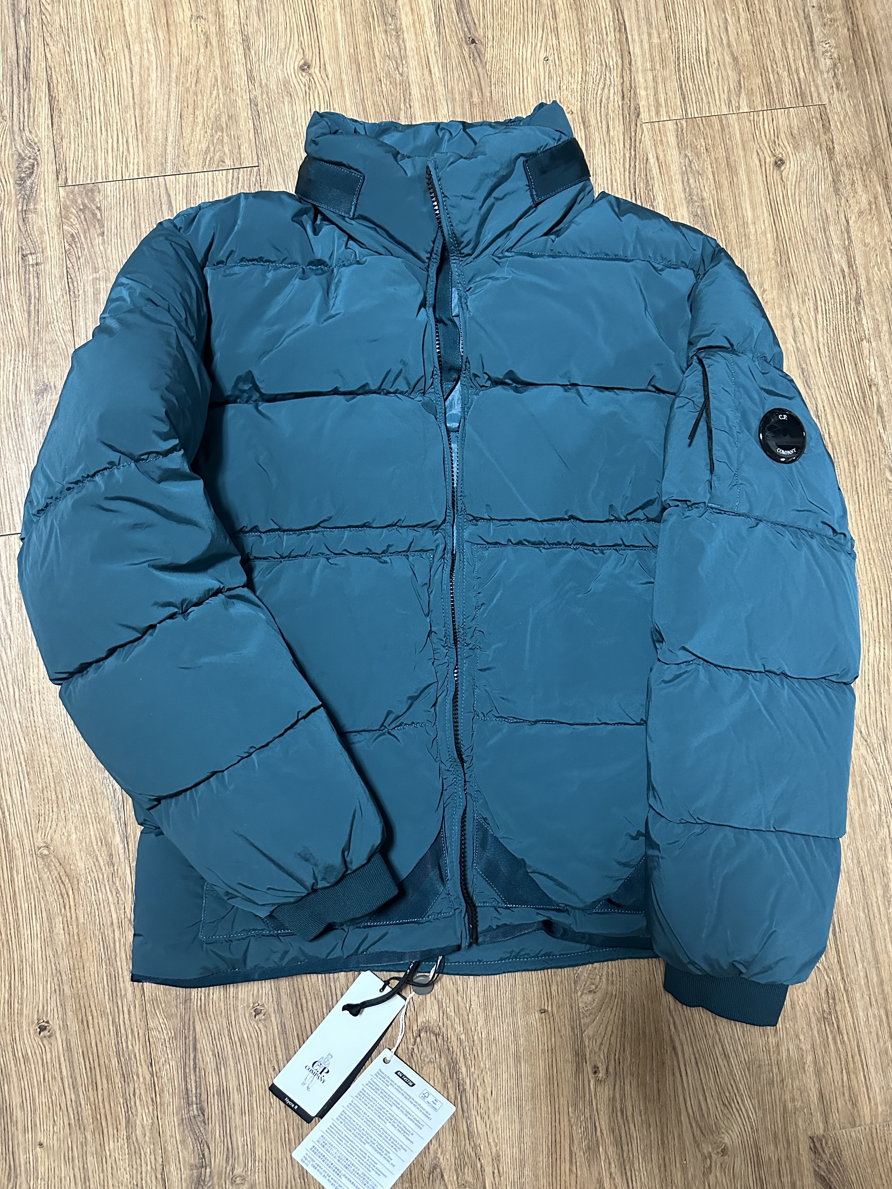 C.P. Company Nycra-R Down Jacket Shaded Spruce Blue - 22FW 착용 스타일
