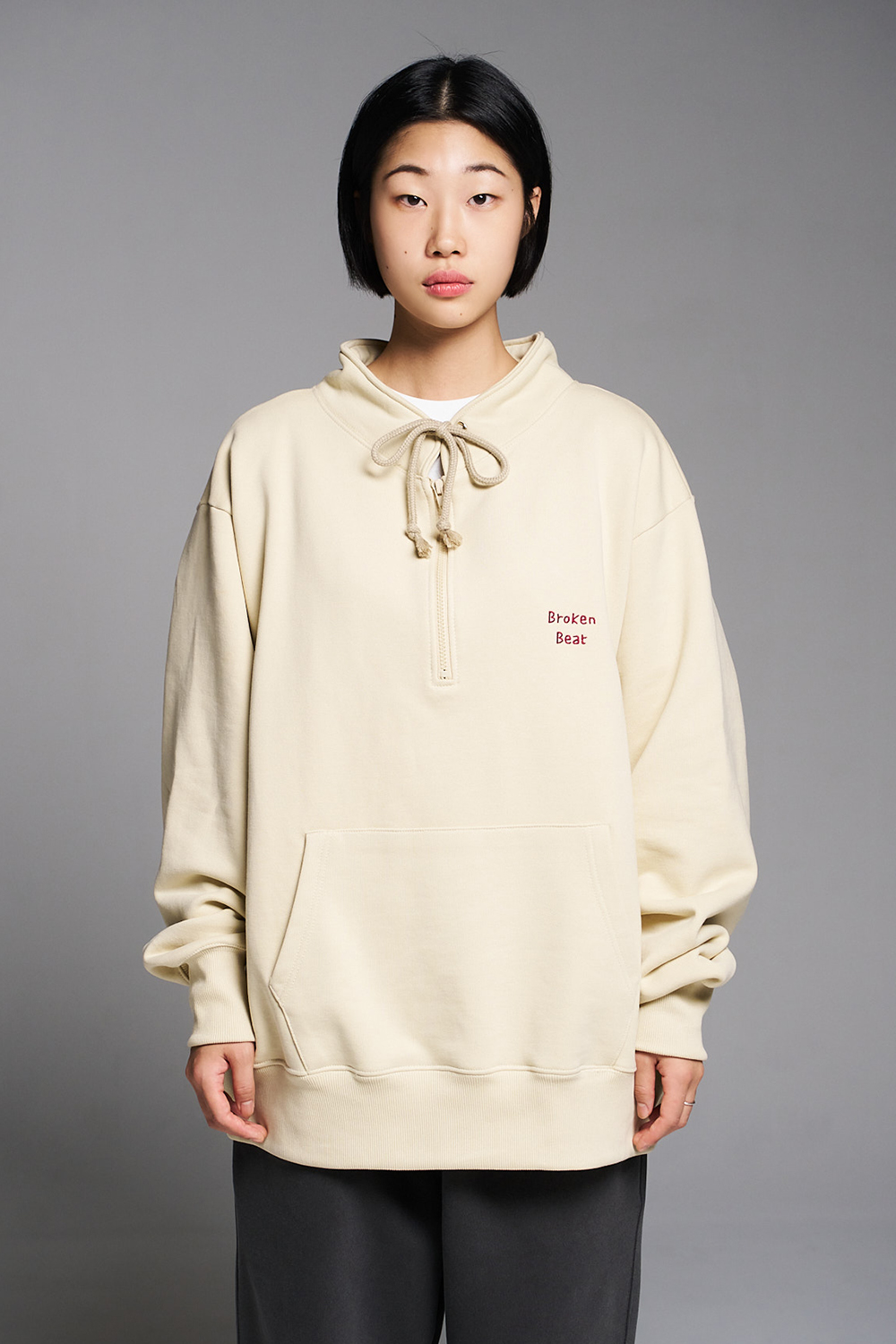 브로큰비트 아이 니드 어 베케이션 스웨트셔츠 아이보리 | BROKEN BEAT | KREAM Broken Beat I Need A Vacation Sweat Shirts Ivory
