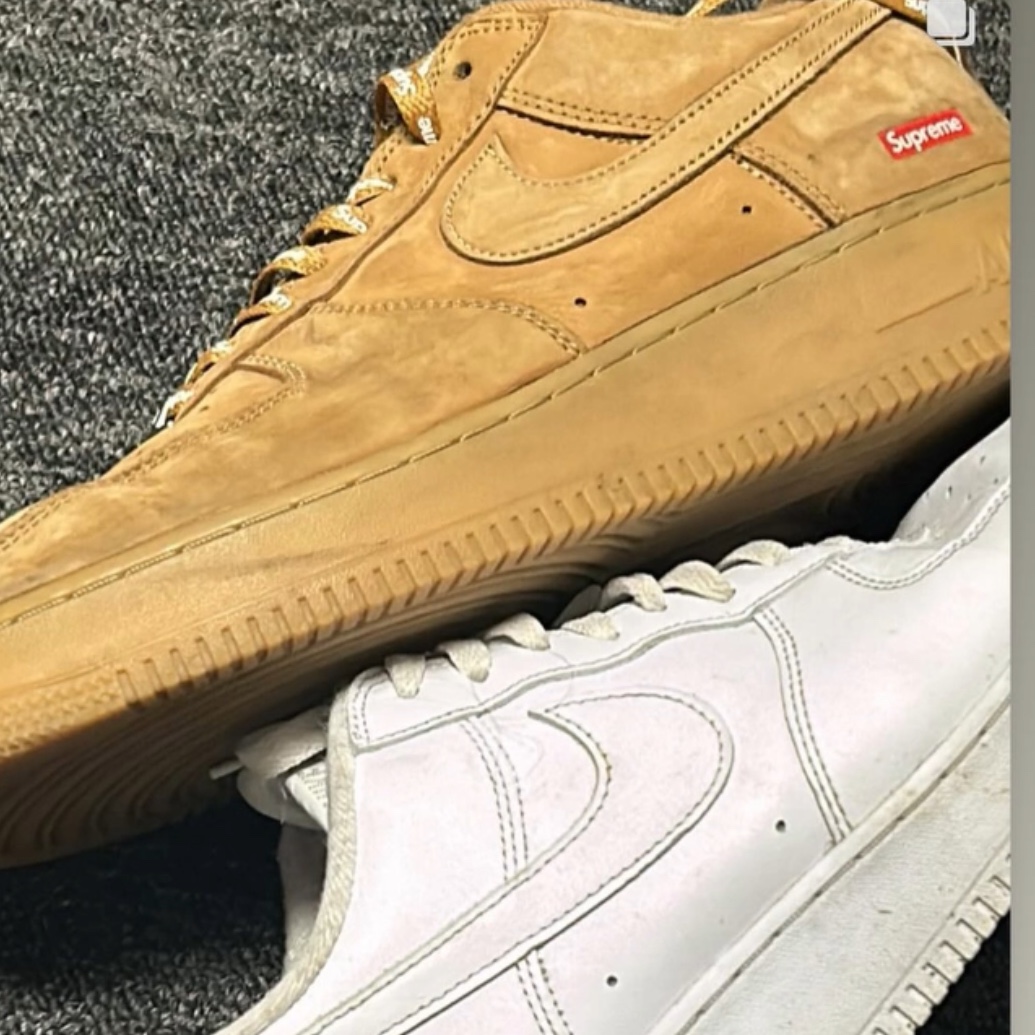 Nike x Supreme Air Force 1 Low Flax, Stussy World Tour Hoodie Black 2023 착용 스타일 - 2