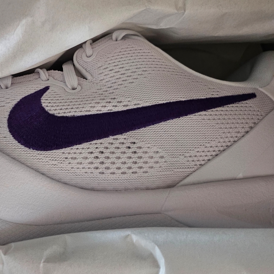 Nike Kobe 8 Protro White and Court Purple 착용 스타일