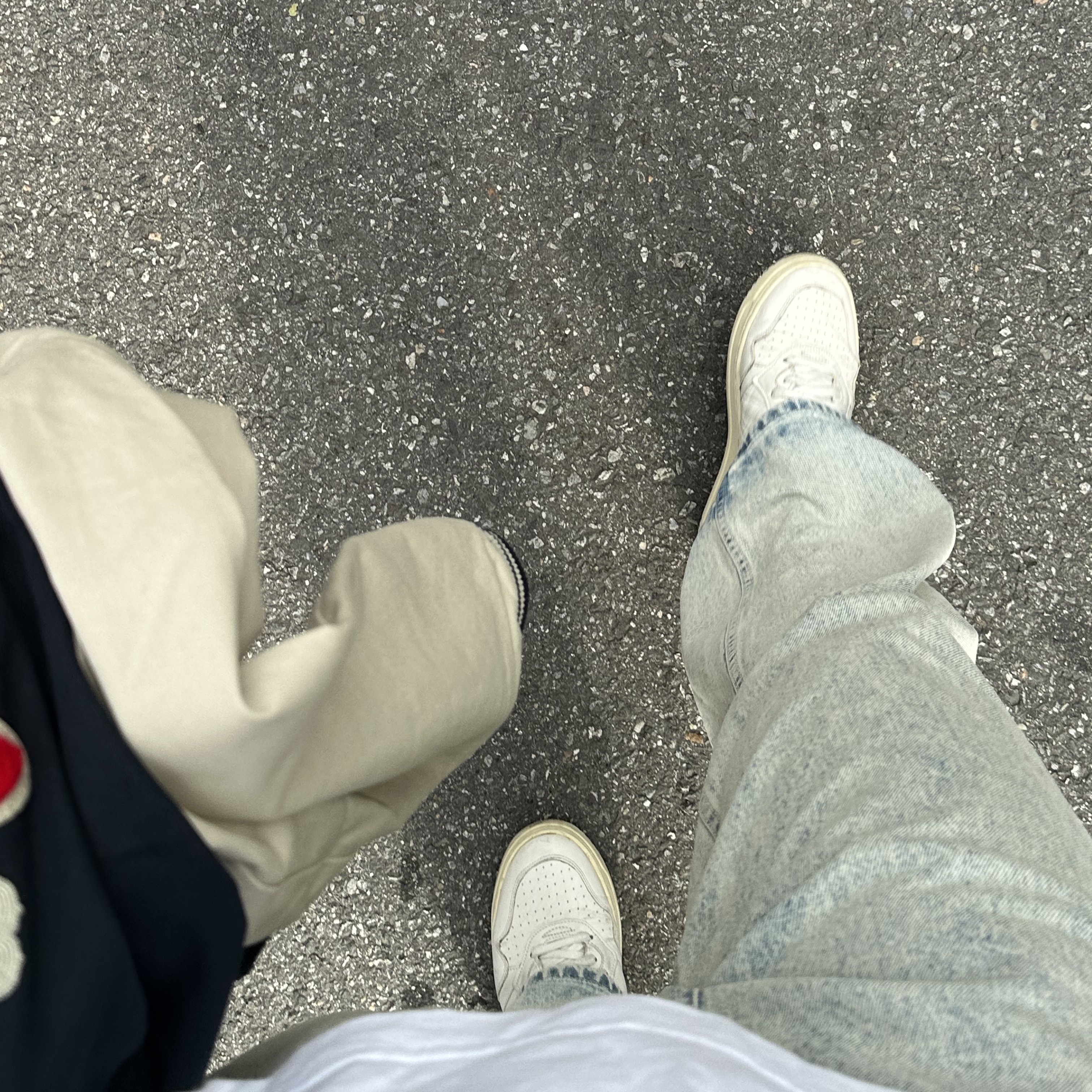 Autry Medalist Low Goatskin Sneakers White 착용 스타일 - 1