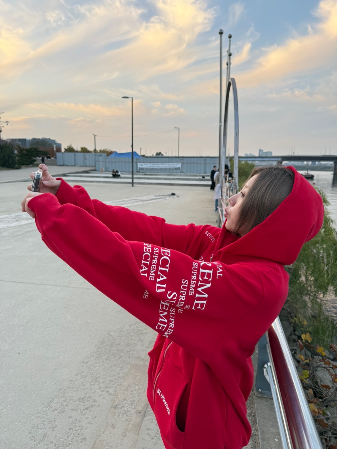 Supreme Special Zip Up Hooded Sweatshirt Red - 24FW 착용 스타일 - 4