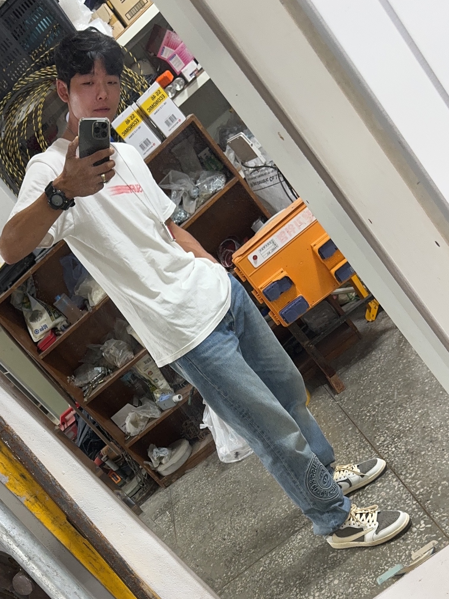 Supreme Kevlar Denim S Logo 6-Panel Indigo - 22SS, Supreme Futura Box Logo T-Shirt Black - 24SS 착용 스타일 - 6