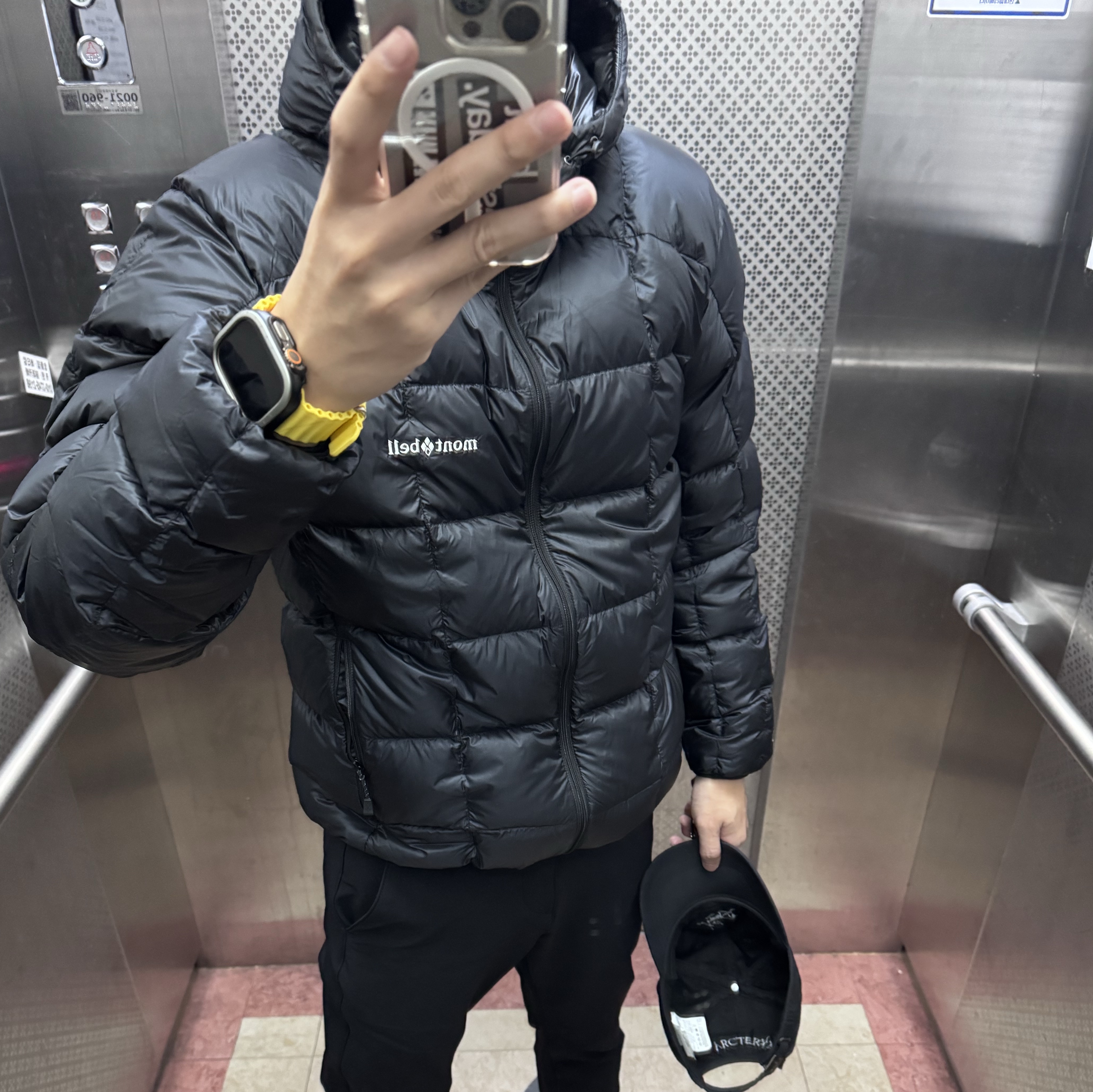 Montbell Superior Down Parka Black 착용 스타일