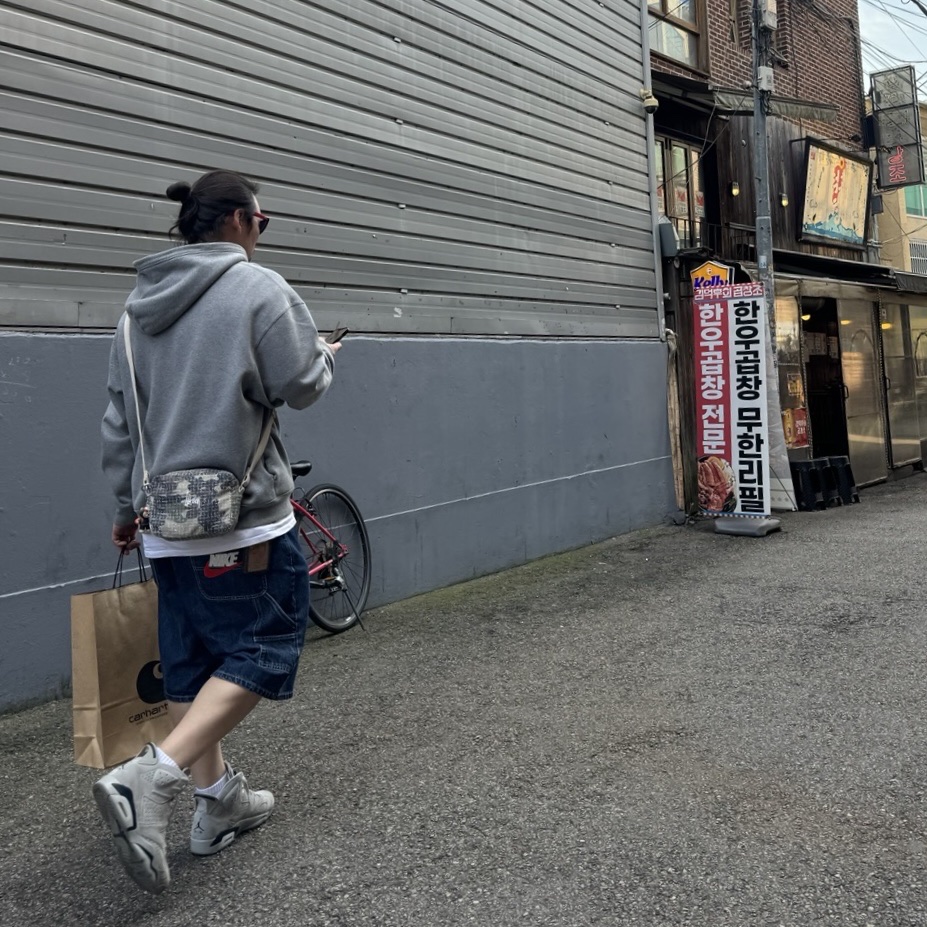 Supreme x Nike Denim Short Indigo - 24SS, Human Made Military Card Case Olive Drab 착용 스타일 - 2
