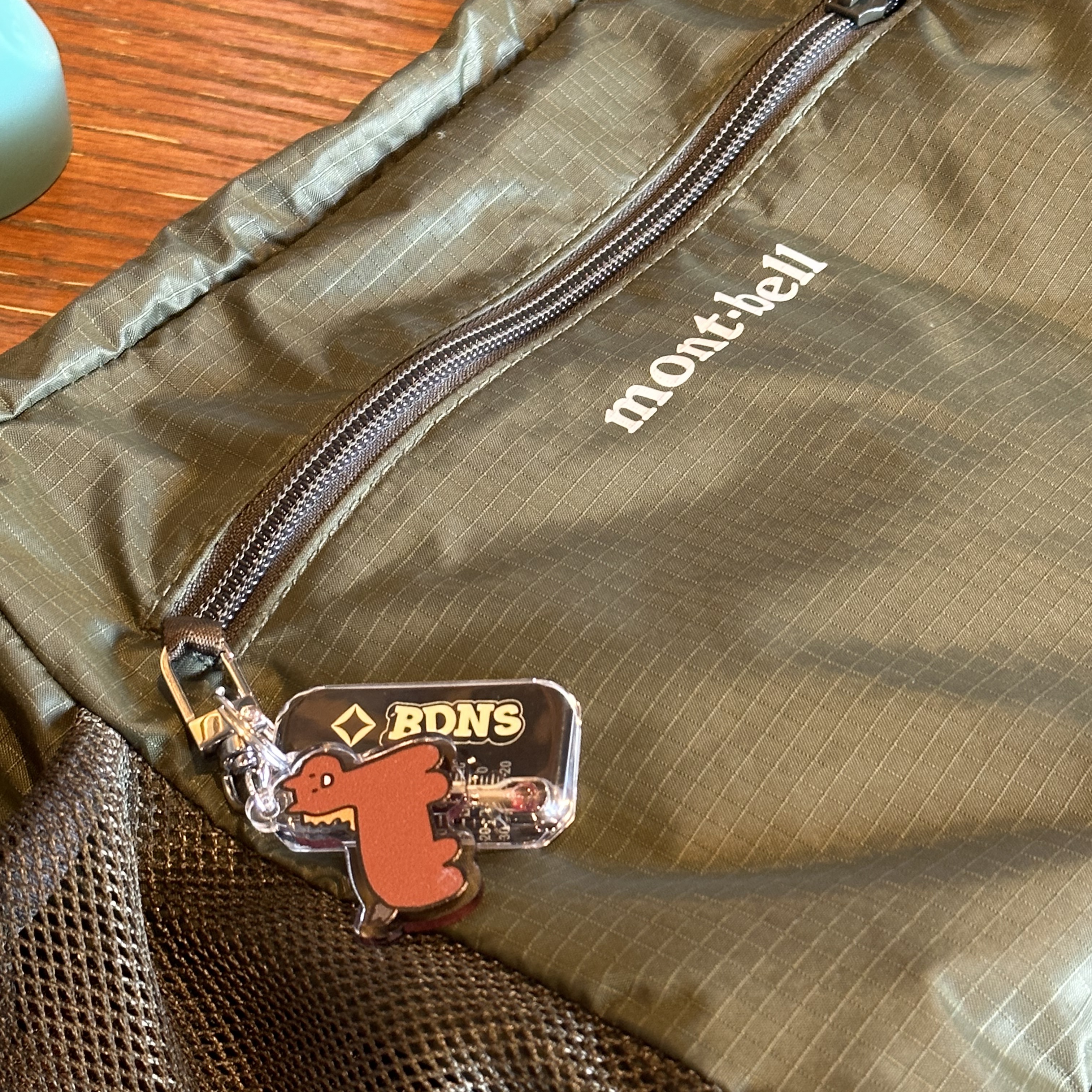 Helinox x BDNS Thermometer Black, Montbell Pocketable Light Shoulder Bag Small Khaki Green 착용 스타일 - 2