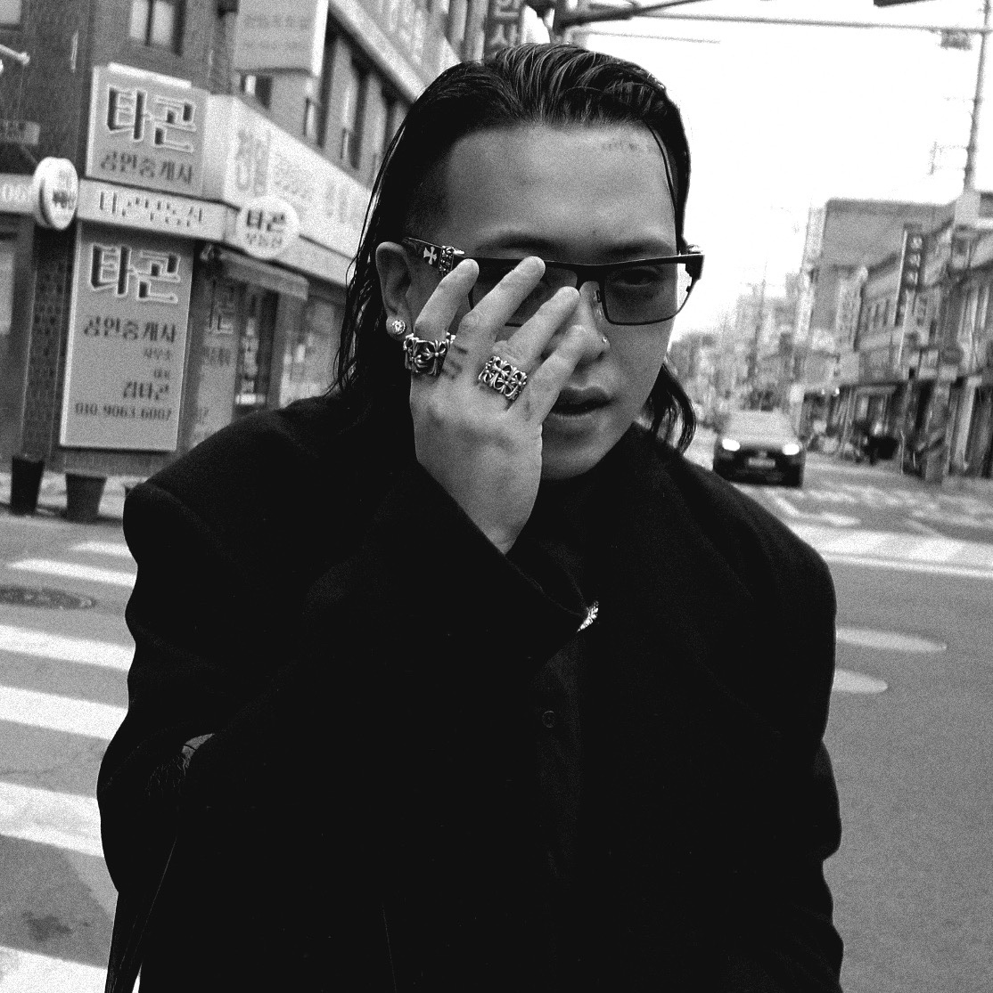 Punch Drunk Parties Dead Man's Coat Black 착용 스타일