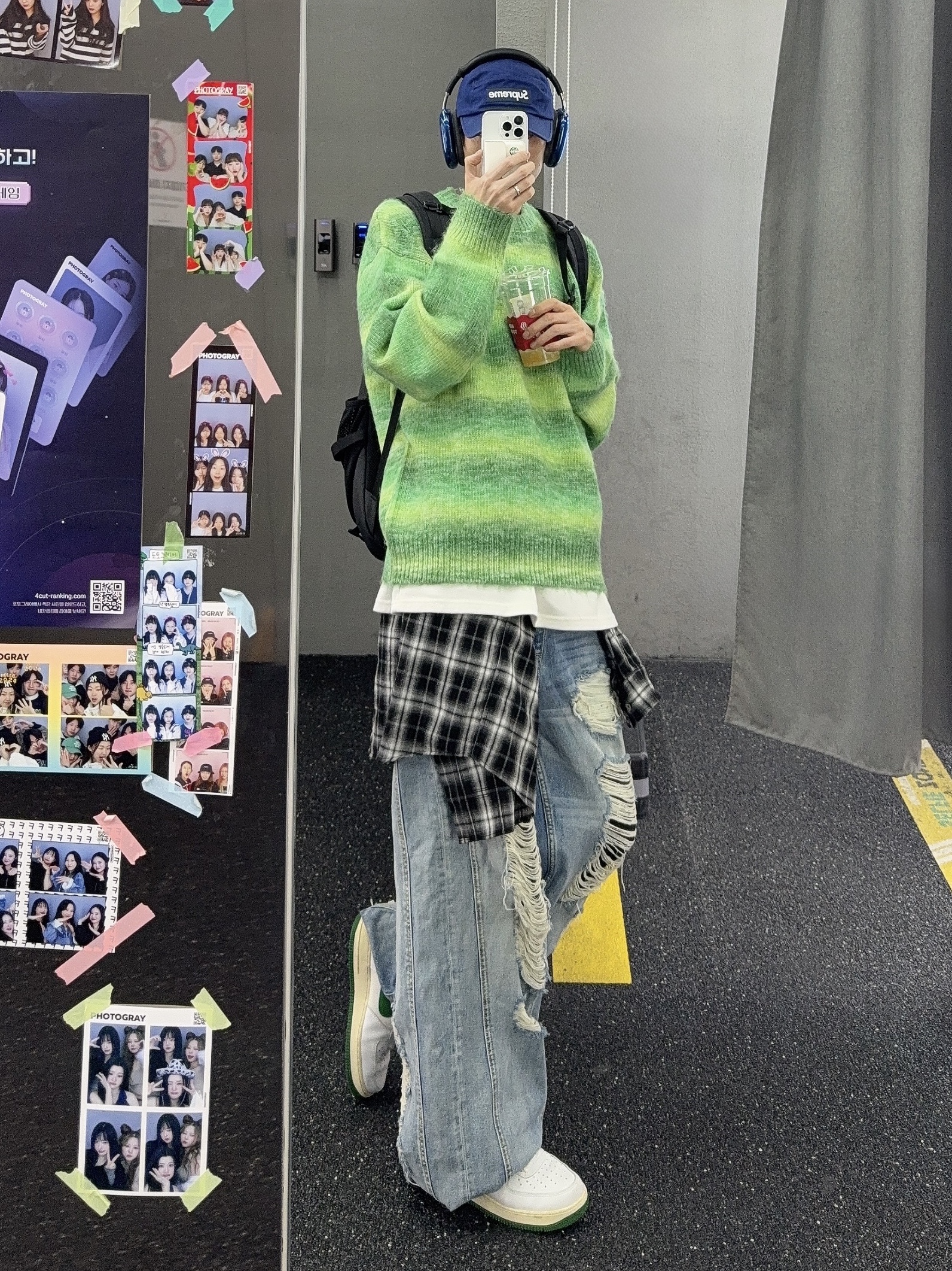 Nike Air Force 1 '07 LV8 Varsity White Pine Green, Supreme Backpack Black - 23FW 착용 스타일 - 1