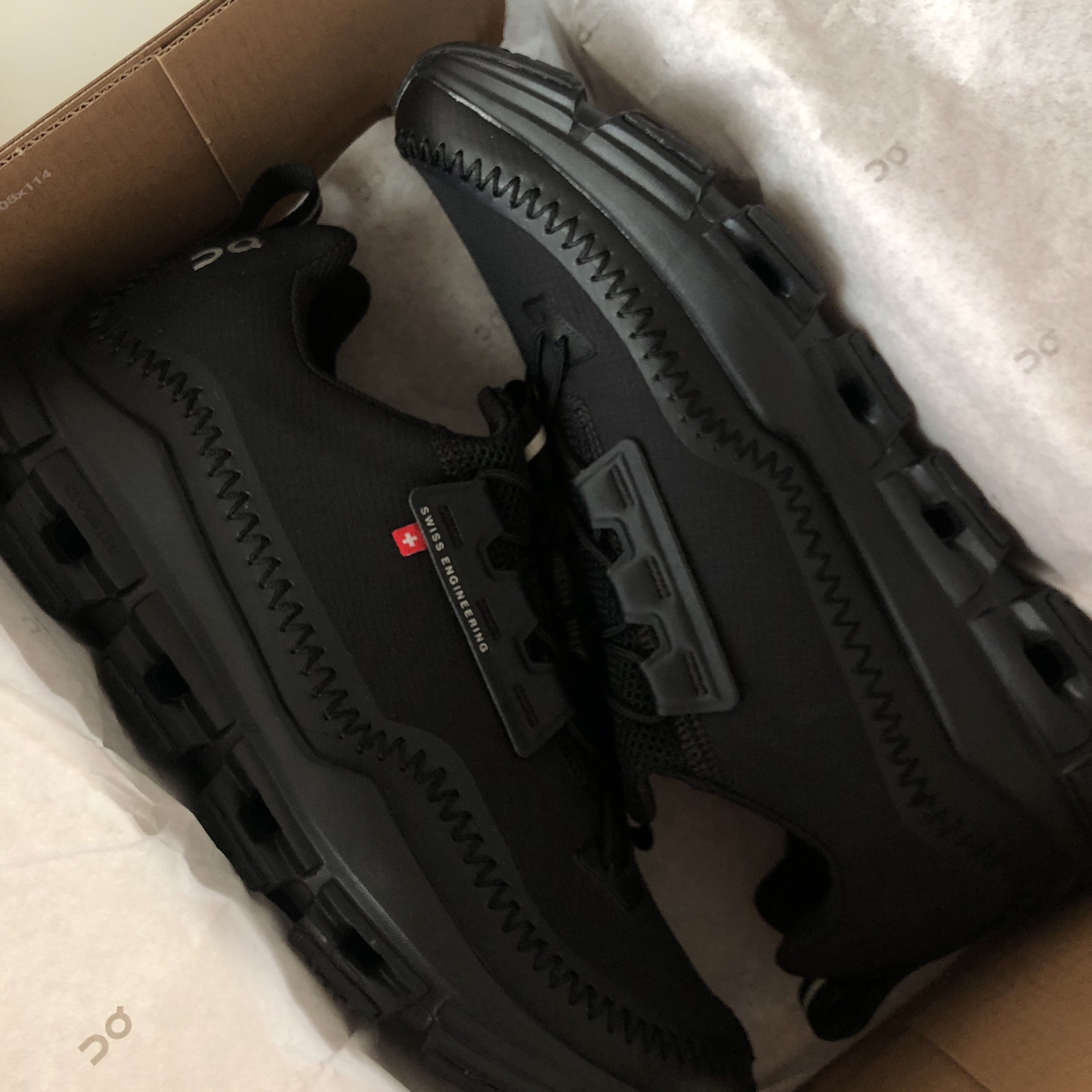 (W) On Running Cloudaway All Black 착용 스타일