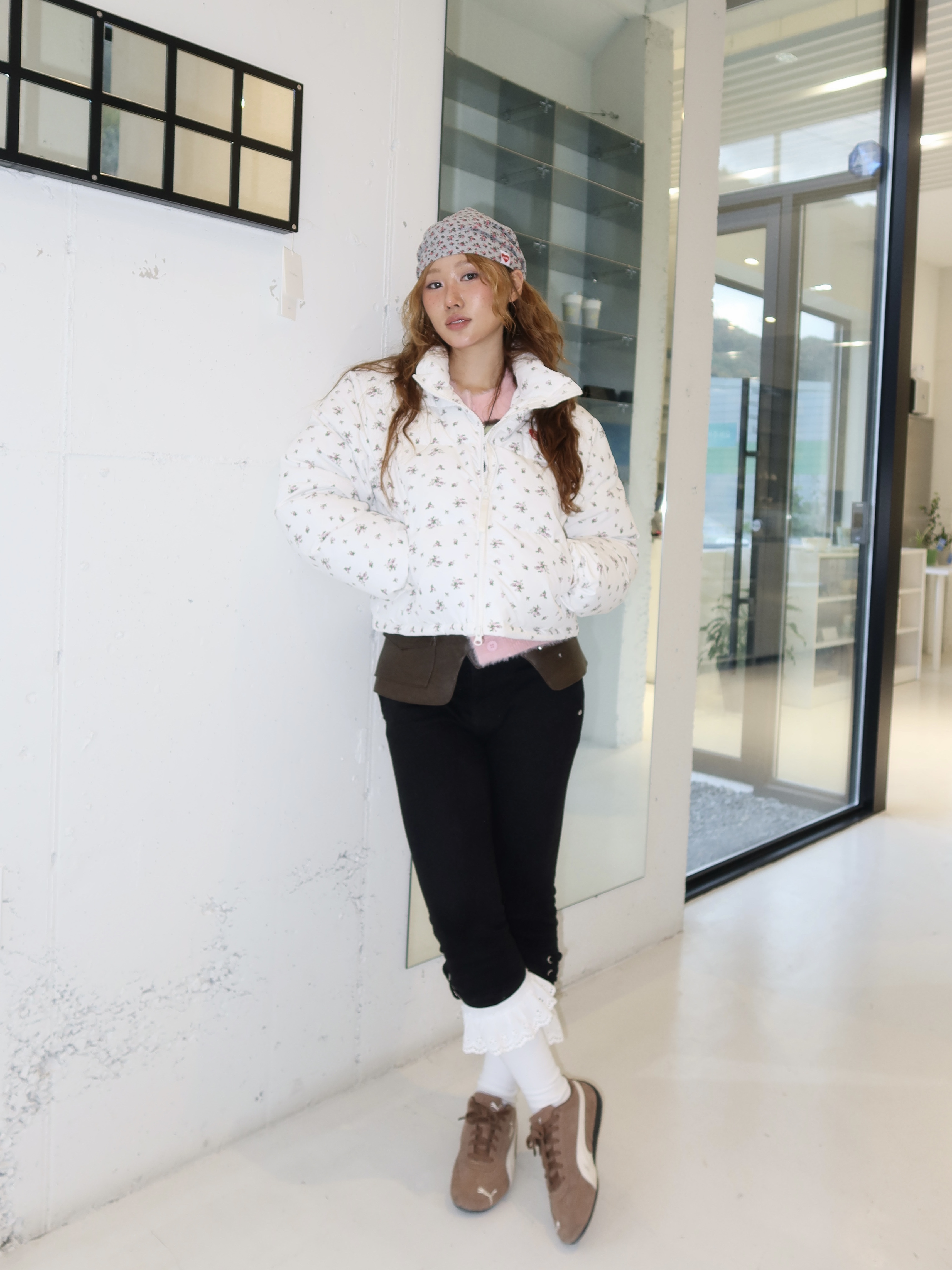 Puma Speedcat Archive Haute Coffee Frosted Ivory, Project G/R Reversible Hooded Puffer Jacket Grey 착용 스타일 - 3
