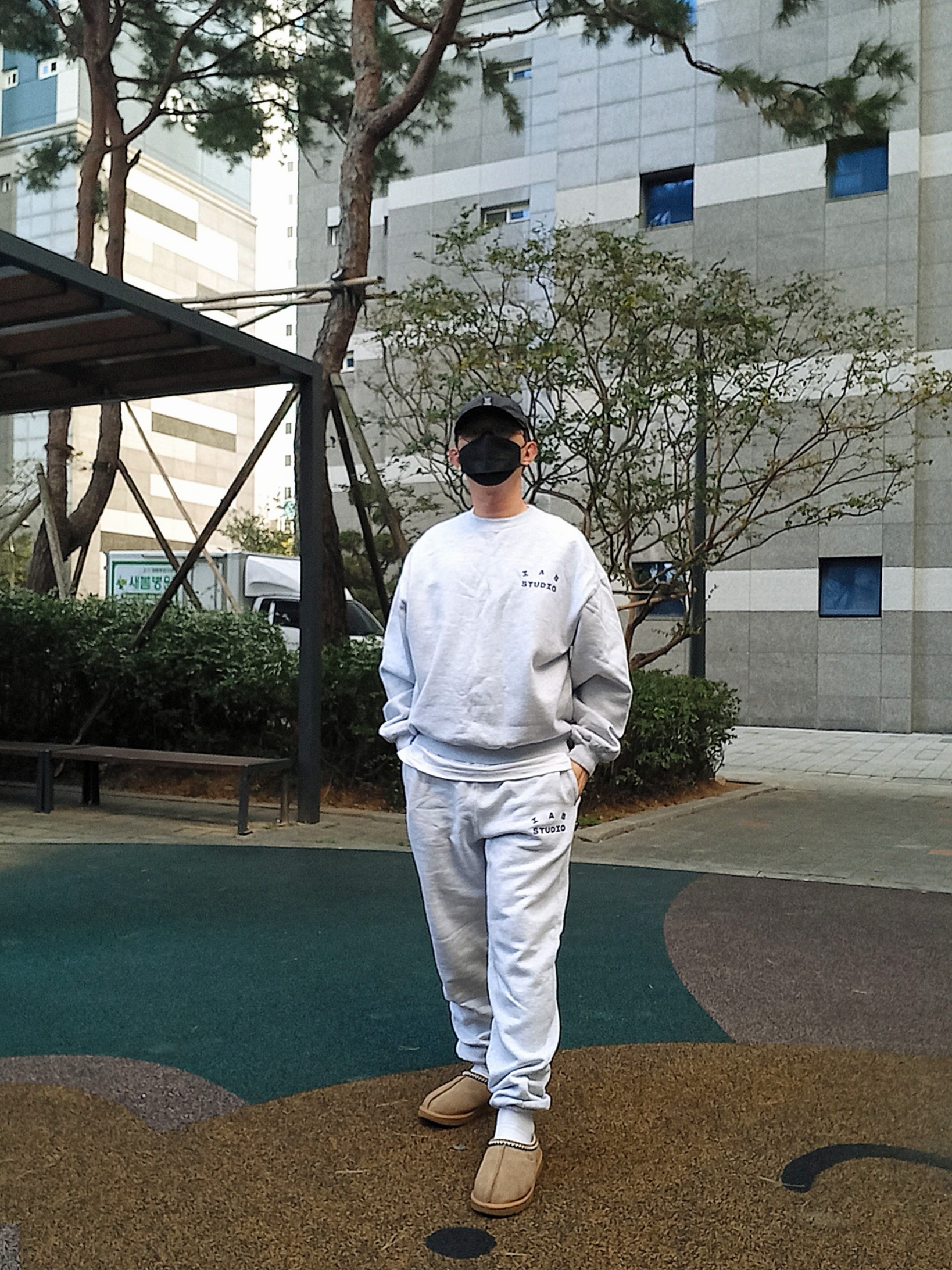 IAB Studio Sweatpants Light Gray, IAB Studio Sweatshirt Light Gray - 23FW 착용 스타일 - 4